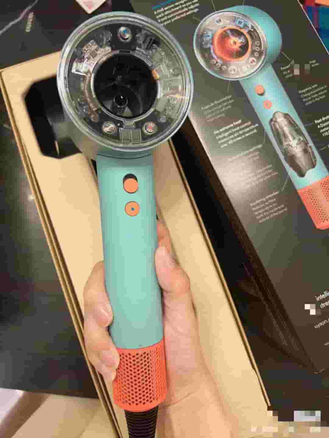 The Latest Hd16 Hair Dryer From Yupoo Huaqiangbei China - Main Preview