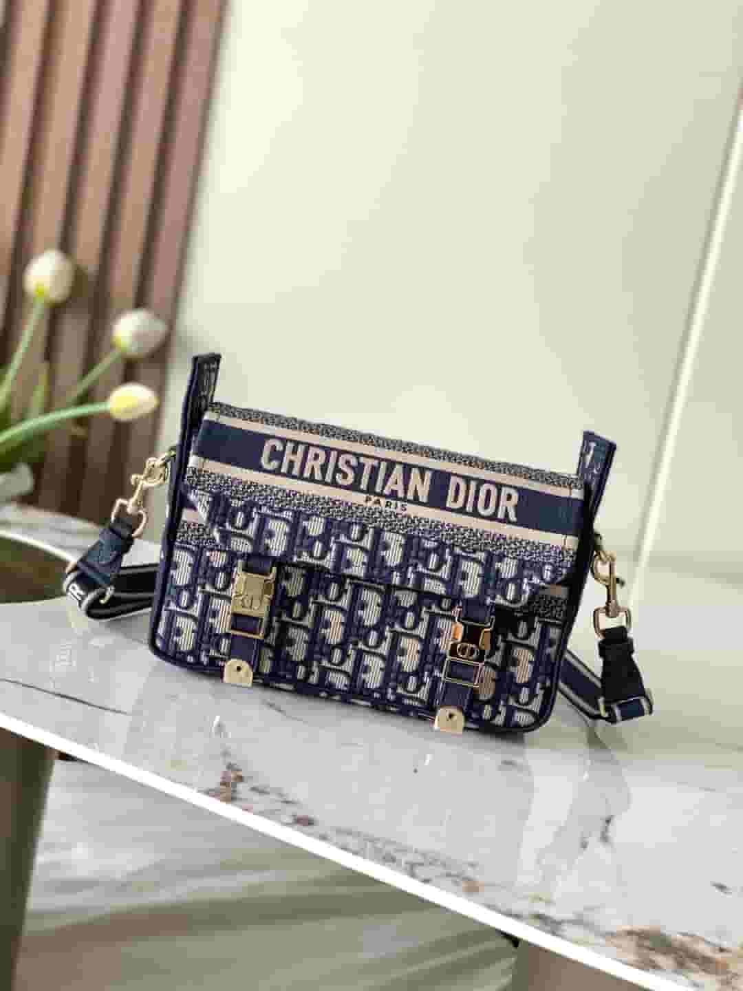 Yupoo Dior Blue Oblique Messenger Small - Main Preview