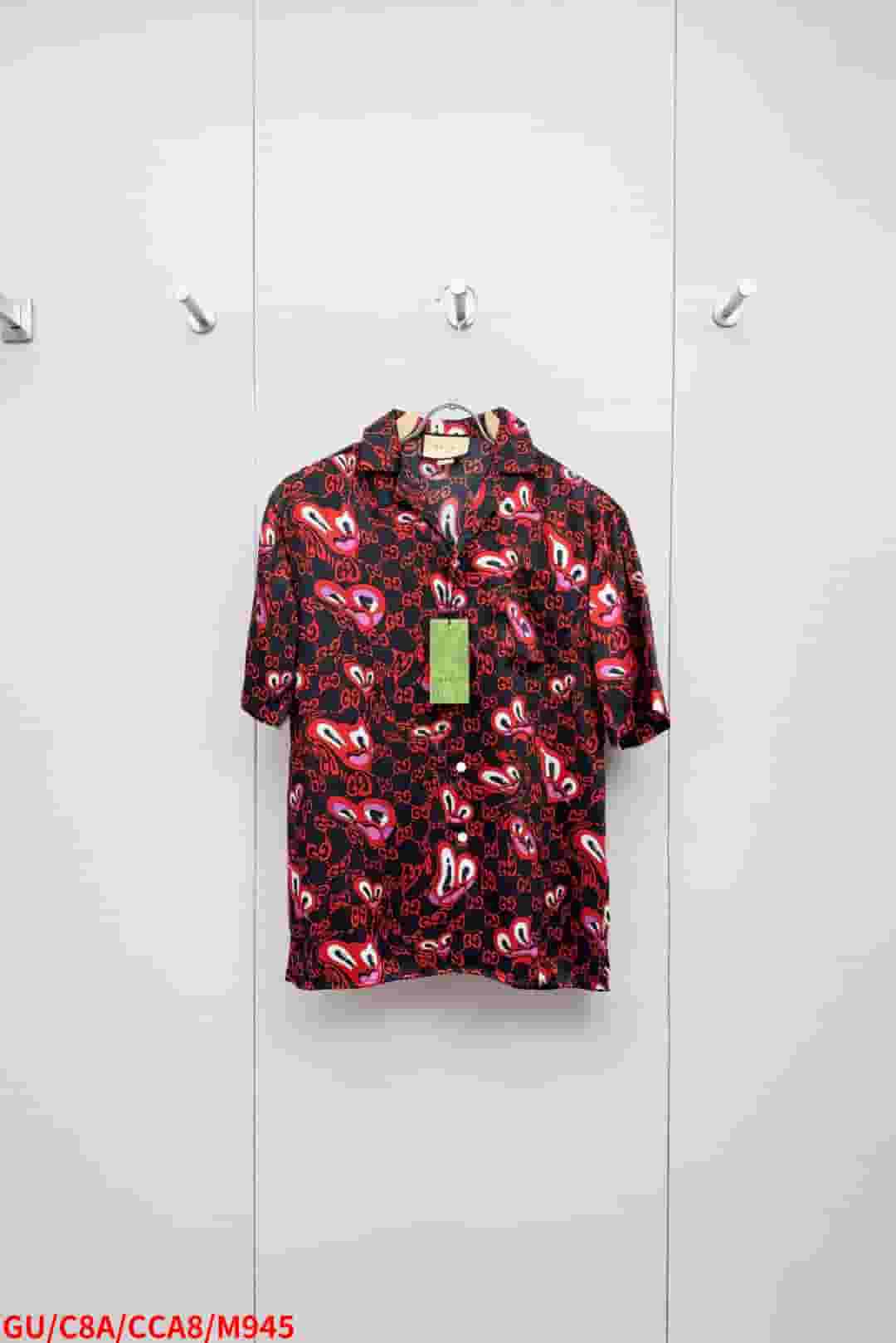 Gucci P230 M945 - Heart Print Silk Shirt 👔 - Main Preview