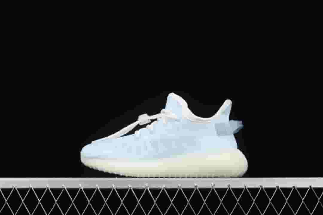 Yupoo Shoes: Premium Yeezy Yupoo Sneakers - Main Preview
