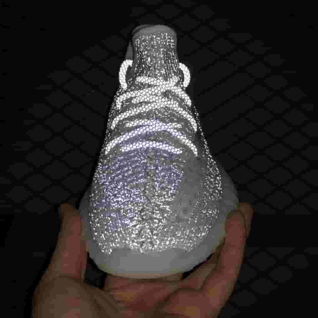 Yupoo Shoes: Premium Yeezy Yupoo Sneakers - Main Preview