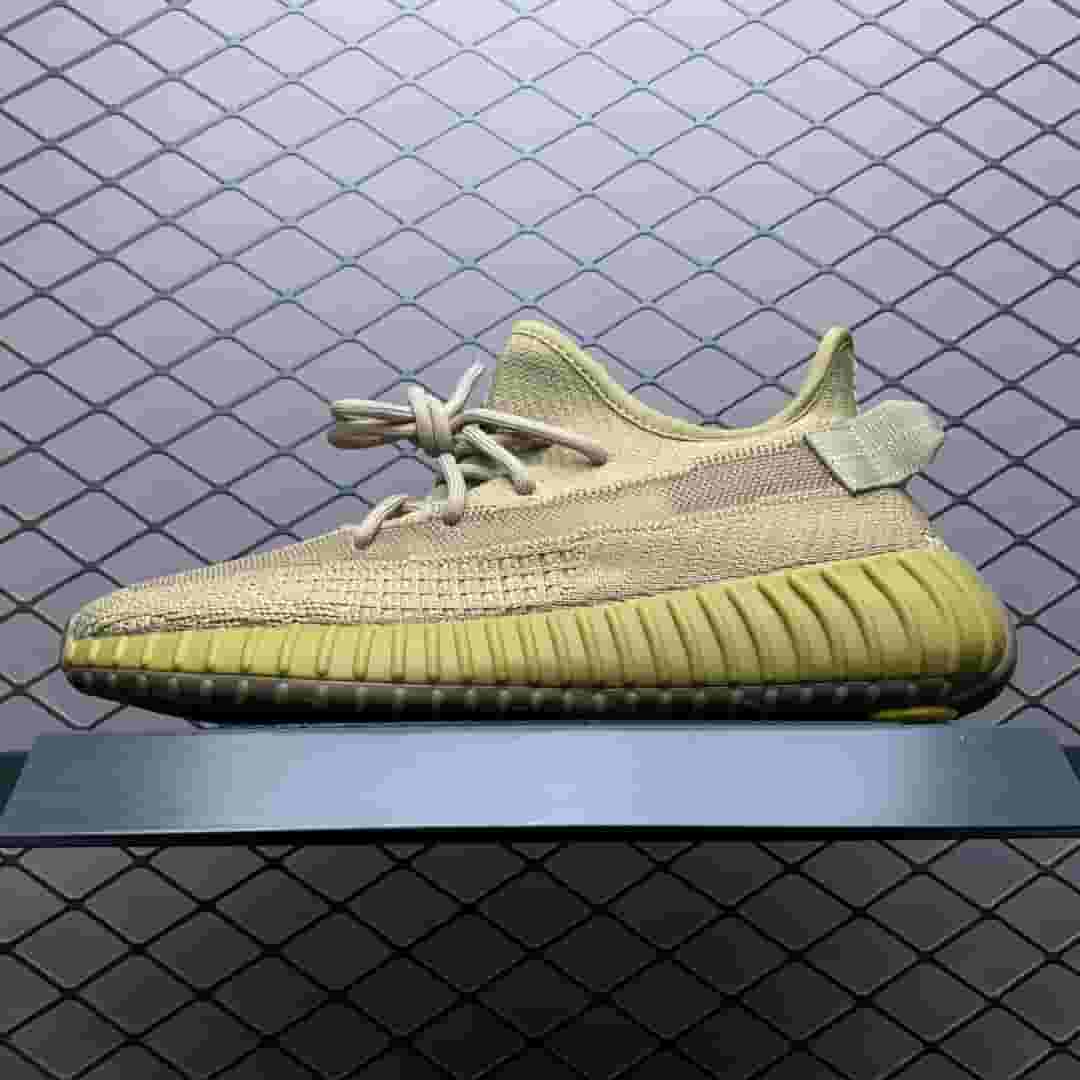 Yupoo Shoes: Premium Yeezy Yupoo Sneakers - Main Preview