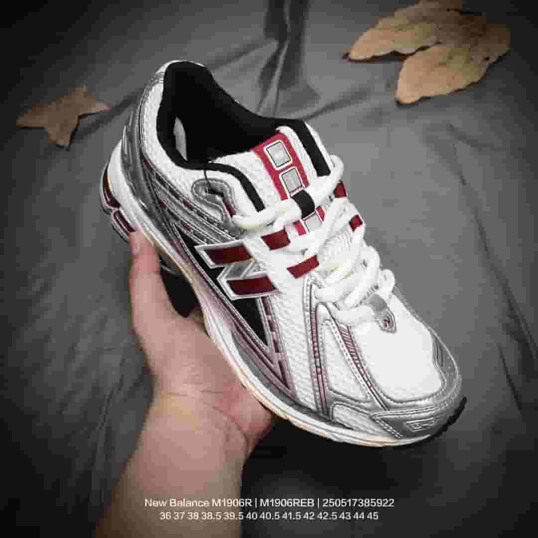 Yupoo Shoes: New Balance M1906R Silver - Eco Leather Retro Runners 👟 - Main Preview