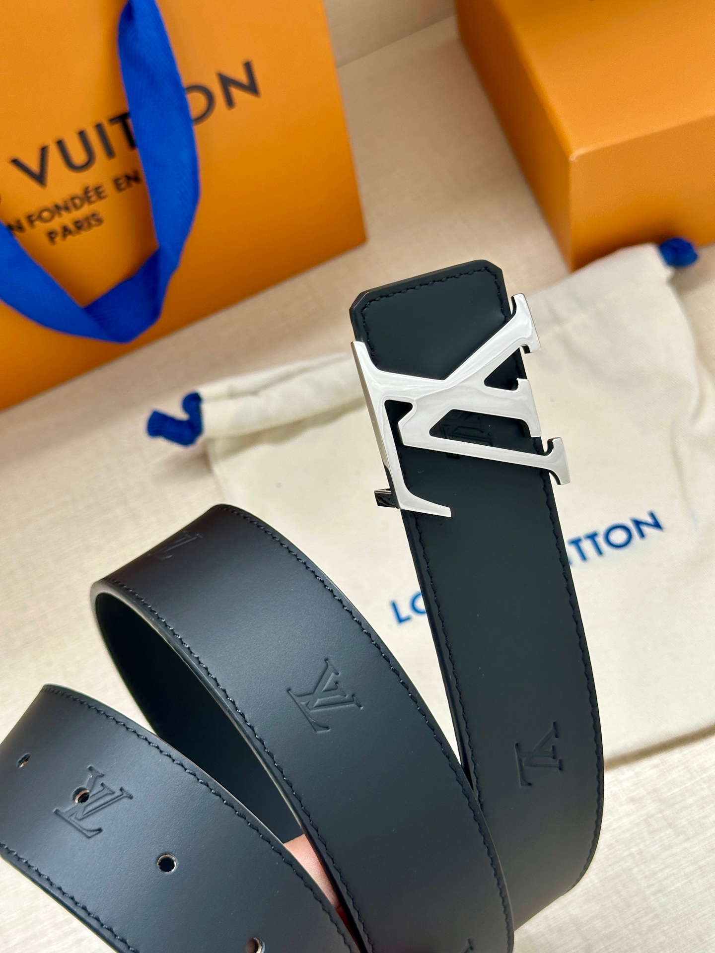 Lv Initiales Blason 40Mm Belt Yupoo Lv Belt image 4