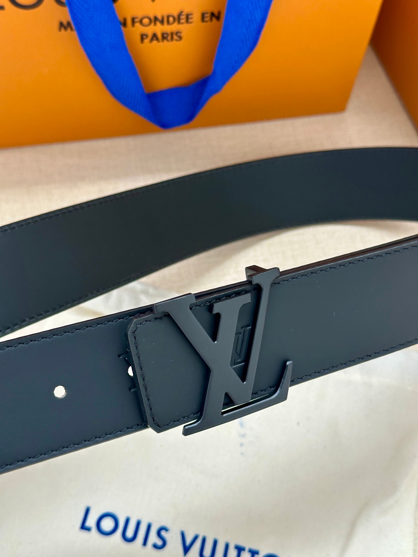 Lv Initiales Blason 40Mm Belt Yupoo Lv Belt Black Logo image 2