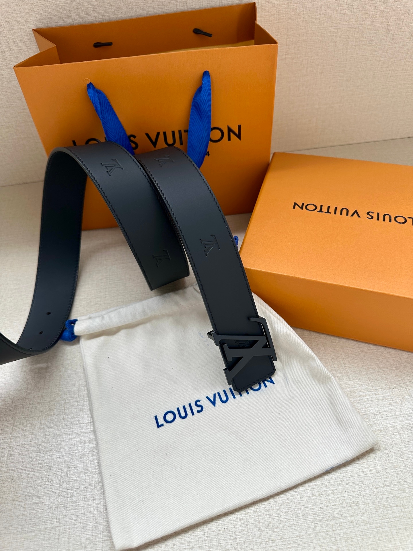Lv Initiales Blason 40Mm Belt Yupoo Lv Belt Black Logo image 5