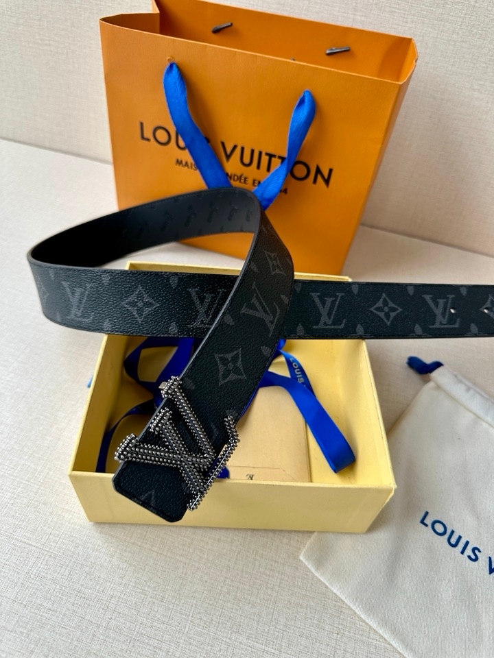 Lv Initiales Studs Reversible Belt 40Mm Yupoo Belt Black image 7