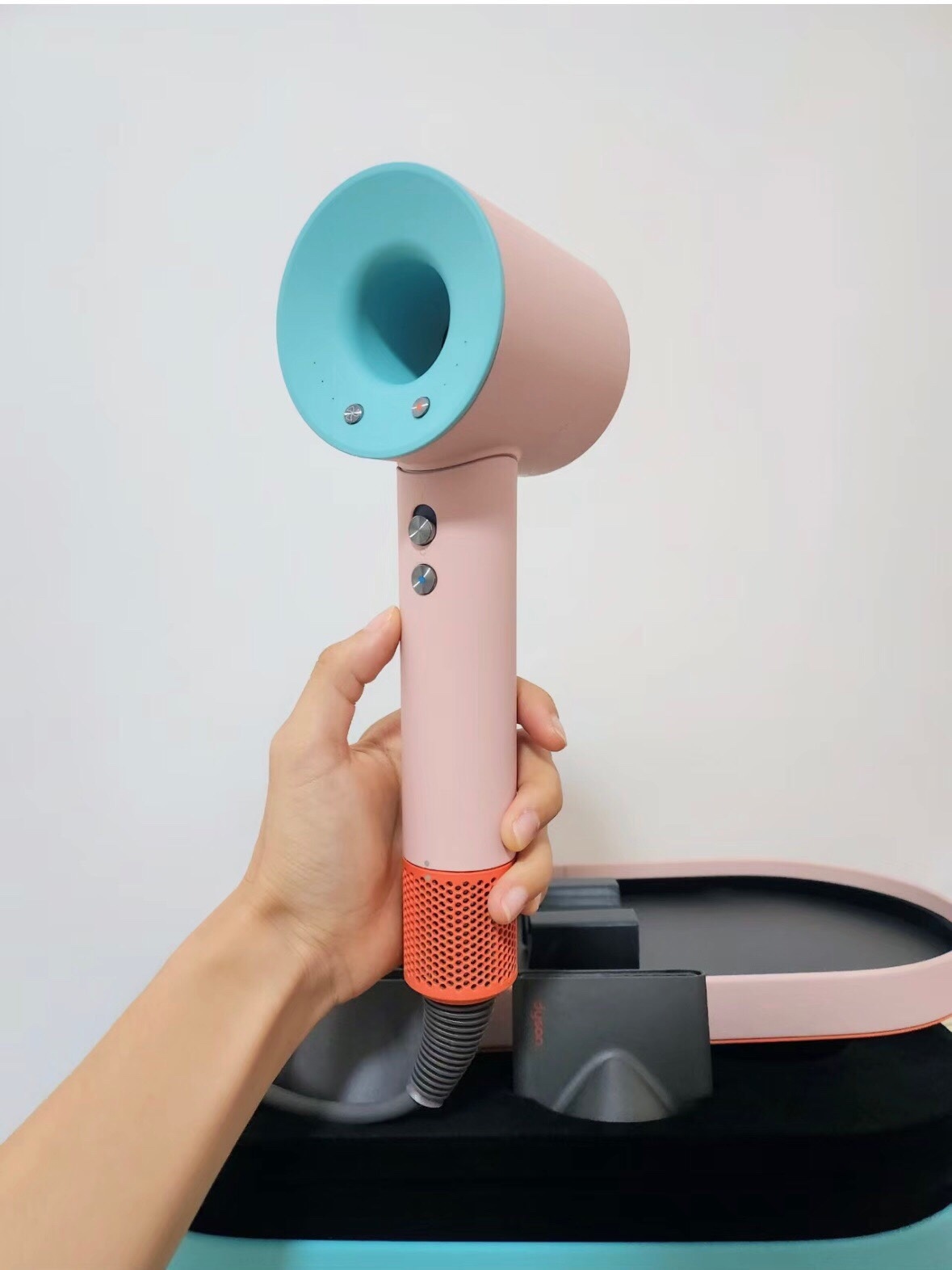 Dyson Hd15 Hair Dryer With Ceramic Pop image 3
