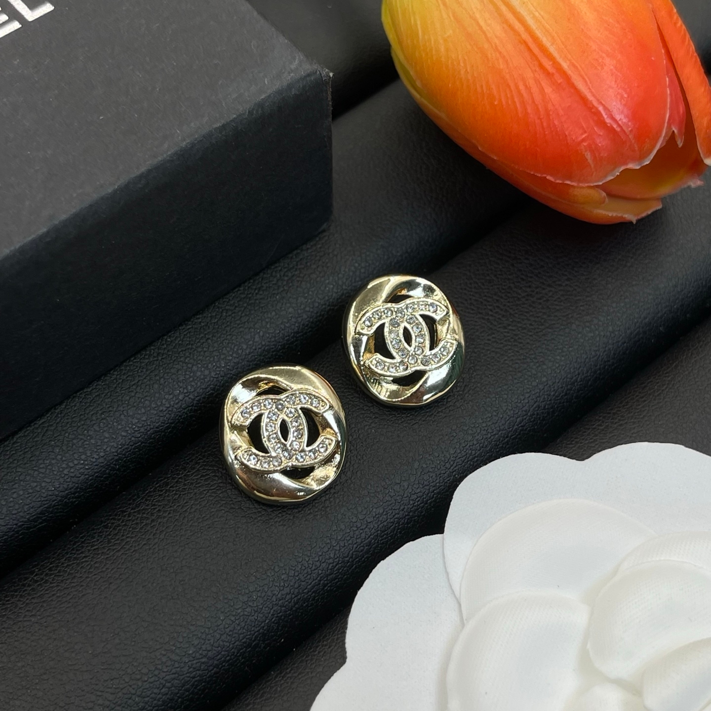 Chanel Stud Earrings Yupoo Jewelry Silver 003 image 2