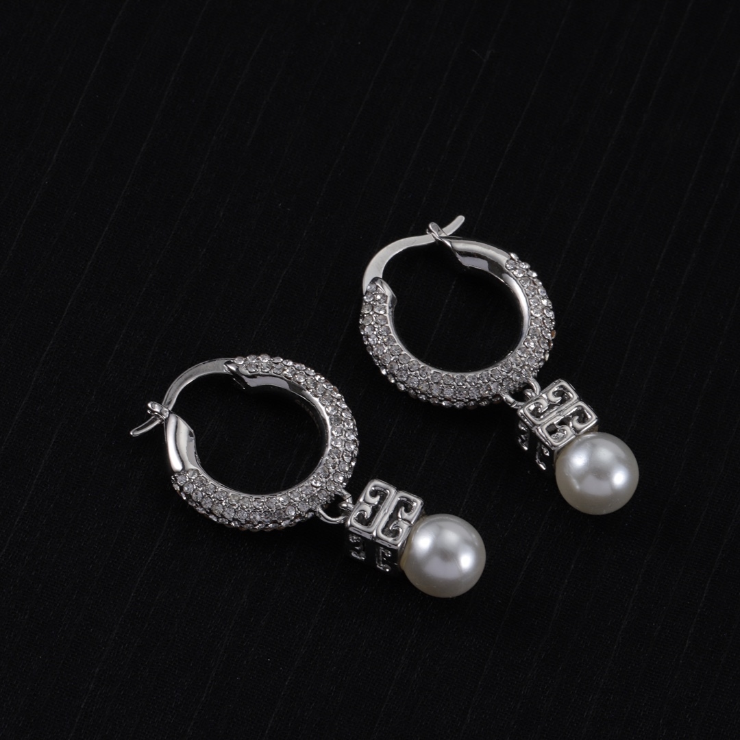 Givenchy Stud Earrings Yupoo Jewelry Silver And Gold image 4