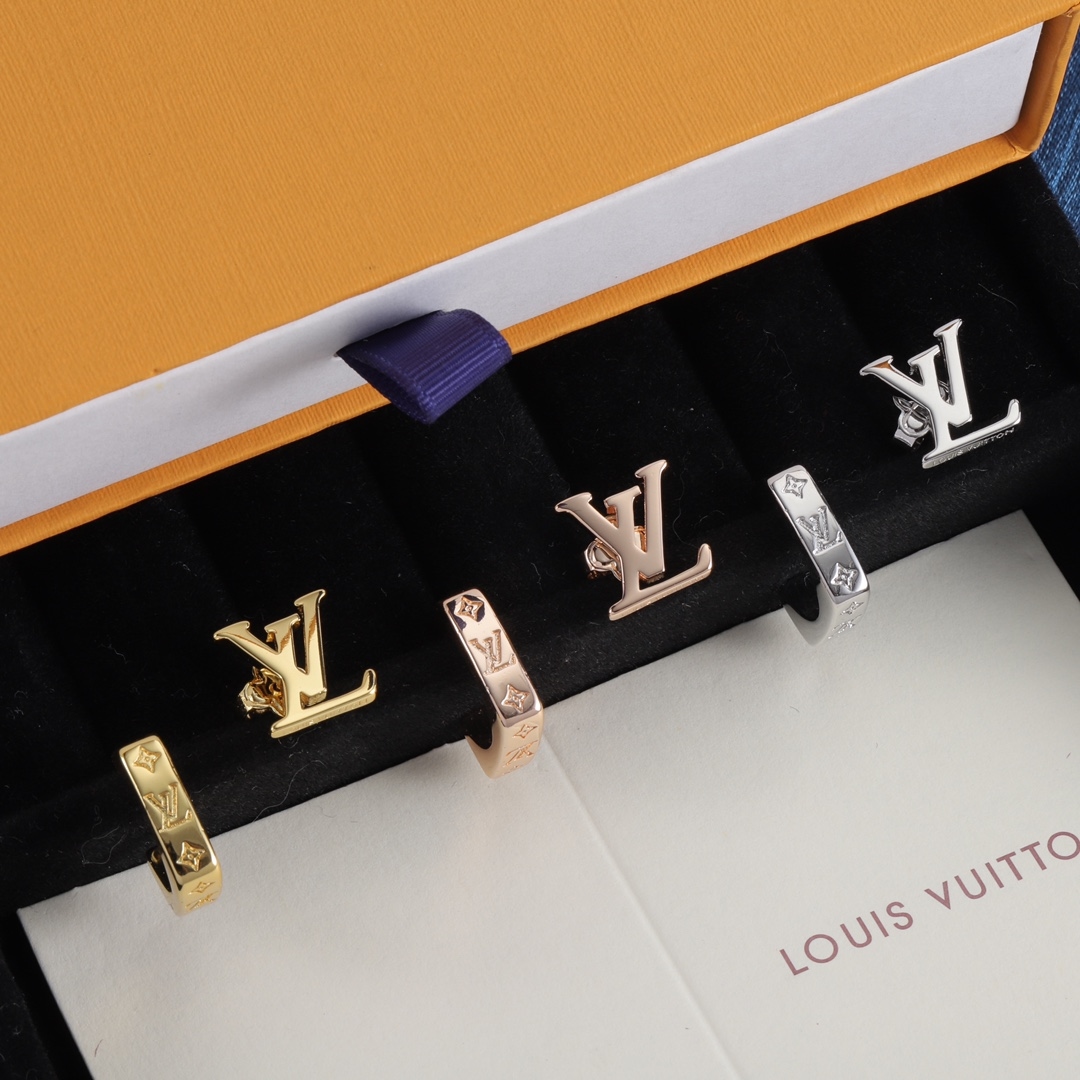 Louis Vuitton Stud Earrings Yupoo  Lv  Jewelry image 1