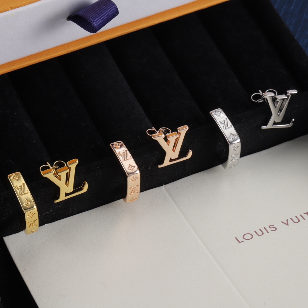Louis Vuitton Stud Earrings Yupoo  Lv  Jewelry image 2
