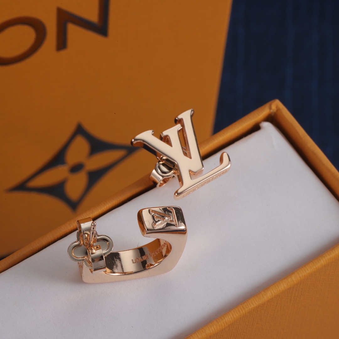 Louis Vuitton Stud Earrings Yupoo  Lv  Jewelry image 4