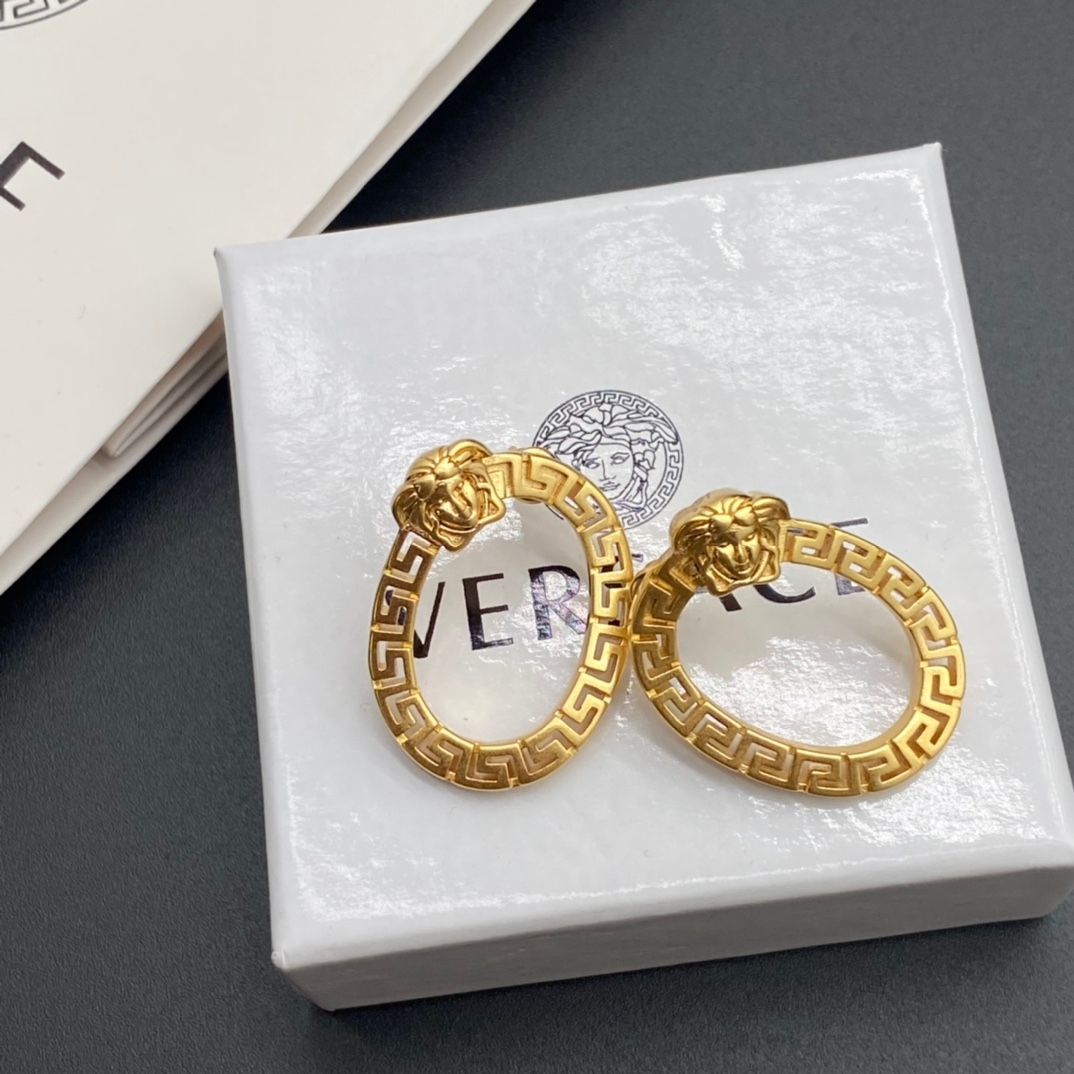 Versace Stud Earrings Yupoo Jewelry image 5