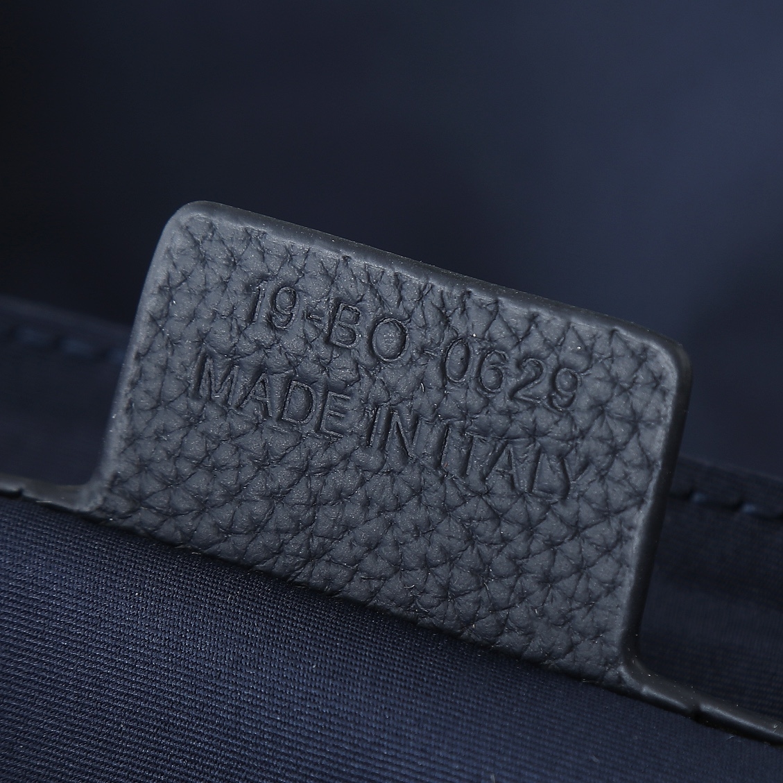 Yupoo Dior Hit The Road Navy Gravity Messenger image 8