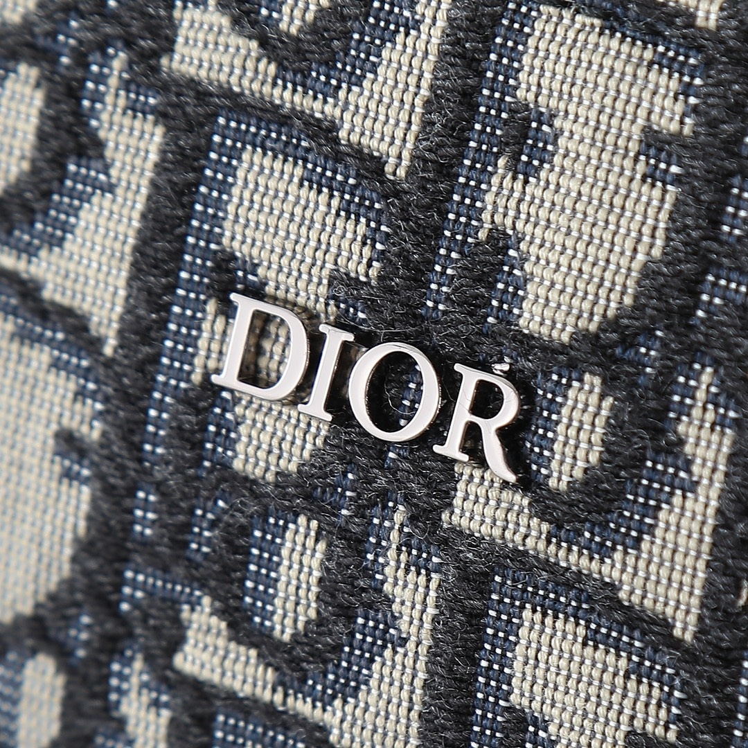 Yupoo Dior Oblique Zip Clutch in Black and Beige image 6