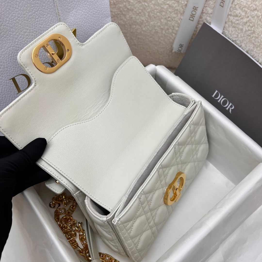 Yupoo Jolie Dior Pearl Handle Bag image 5