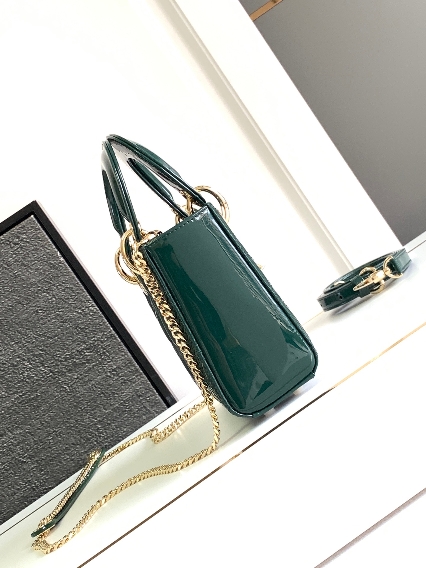 Yupoo Lady Dior Green Patent Leather Bag With Dual Strap image 2