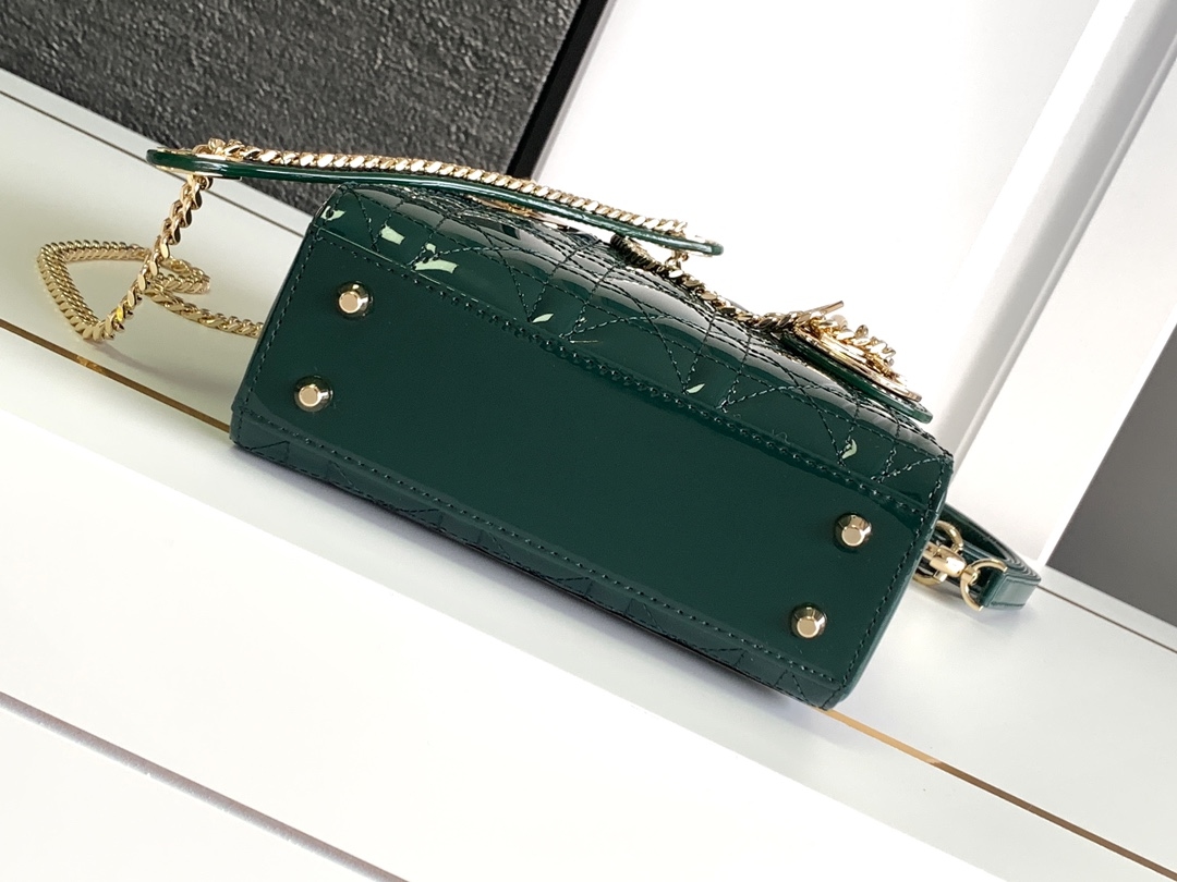 Yupoo Lady Dior Green Patent Leather Bag With Dual Strap image 5