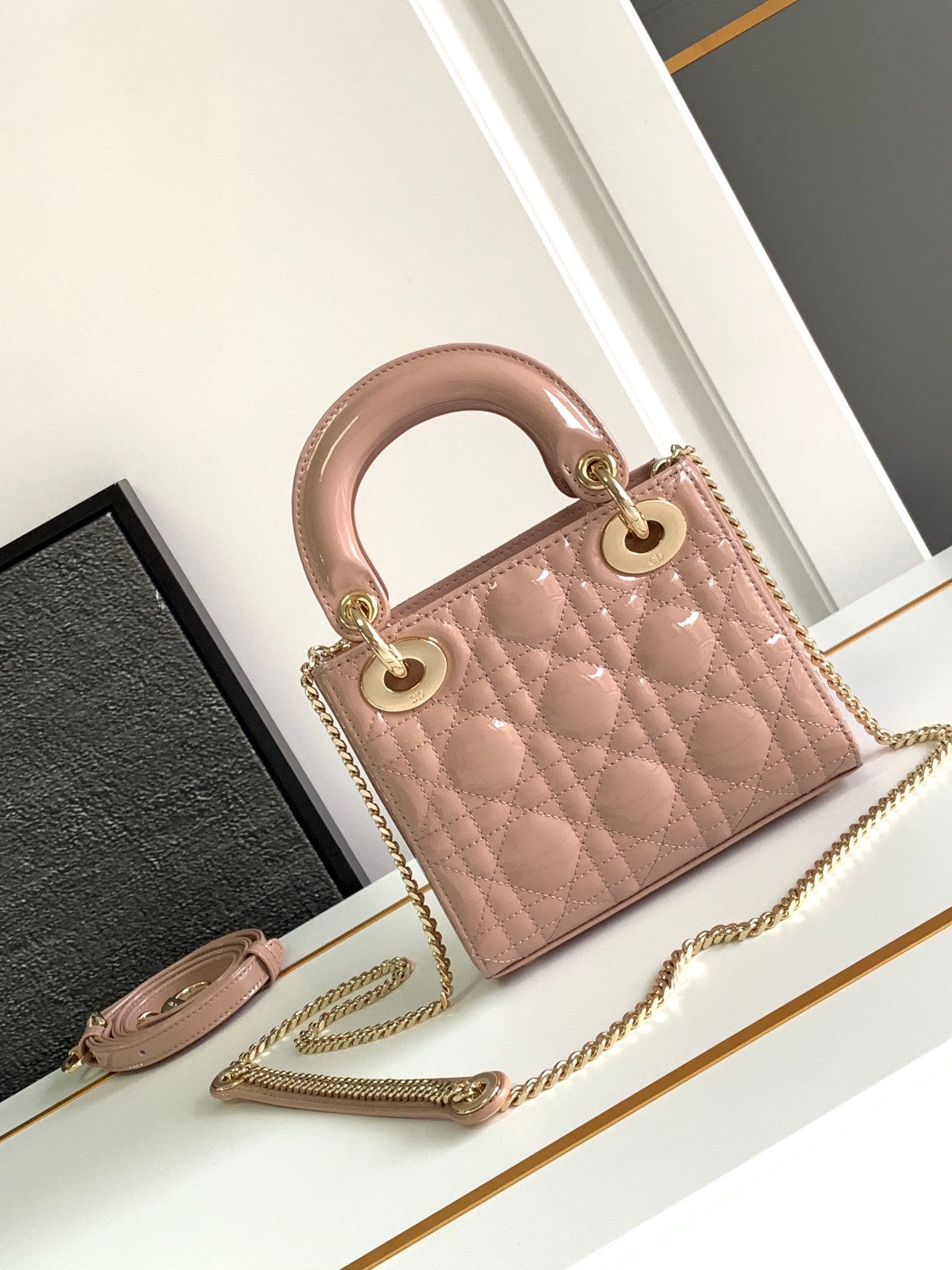 Yupoo Lady Dior Nude Patent Leather Bag With Dual Strap image 3
