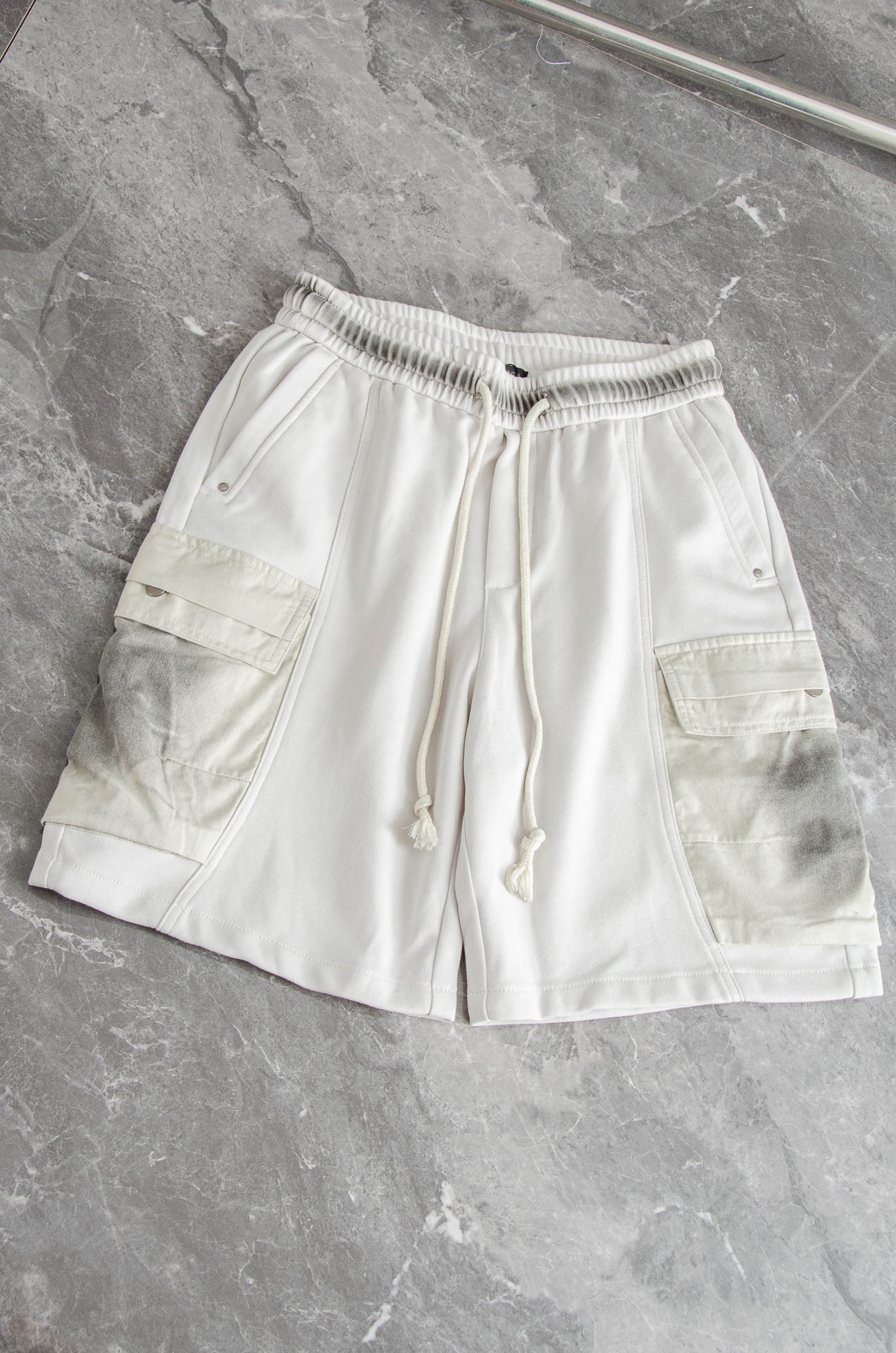 Yupoo clothing: BALENCIAGA 2025SS Summer Casual Shorts image 3