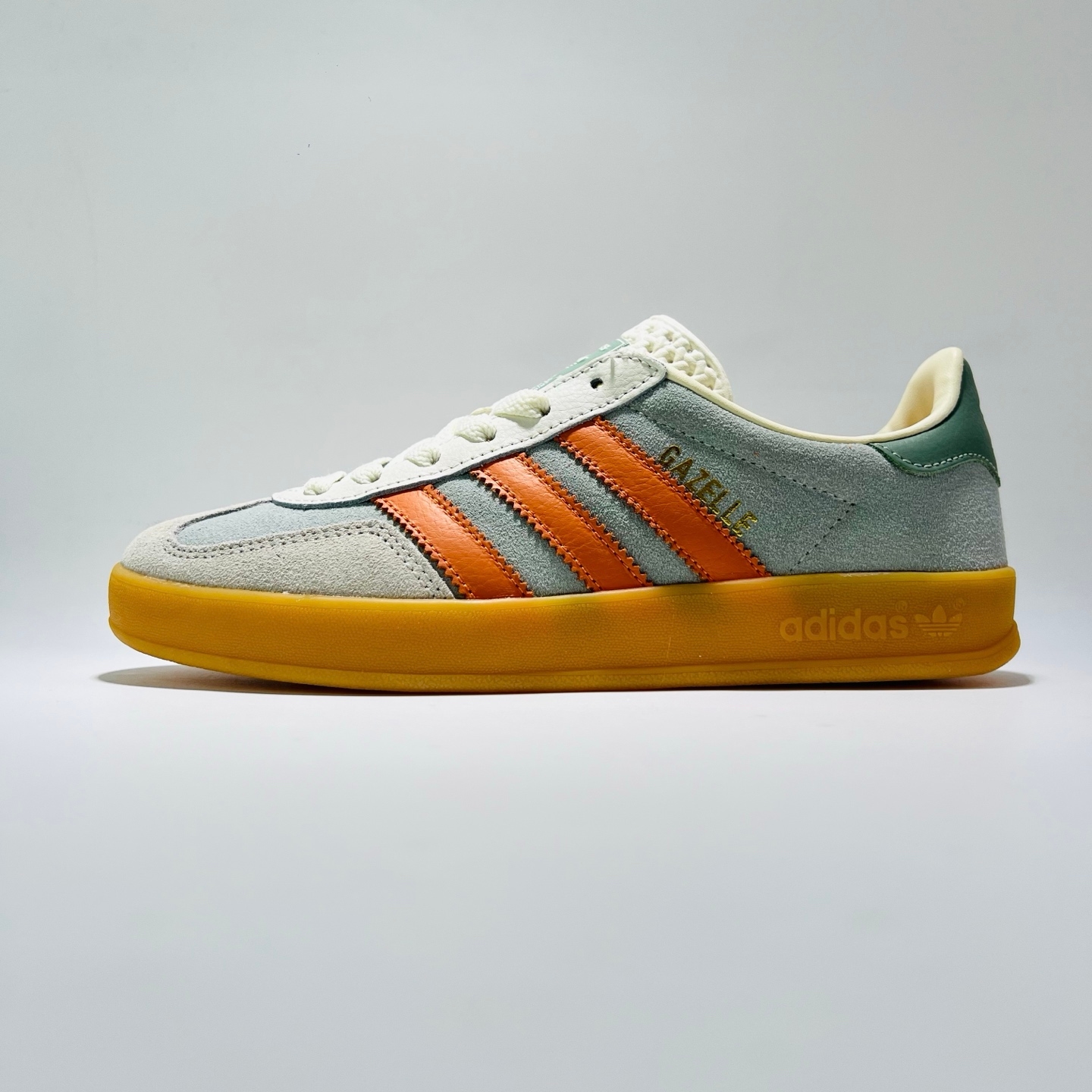 adidas Originals GAZELLE - Low-Top Lifestyle Sneakers (Grey/White) image 2