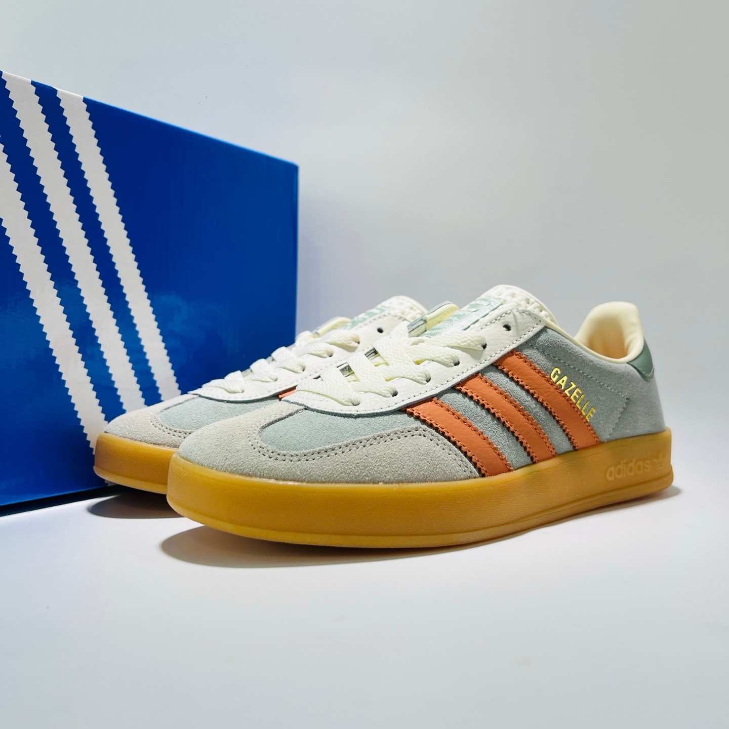 adidas Originals GAZELLE - Low-Top Lifestyle Sneakers (Grey/White) image 9