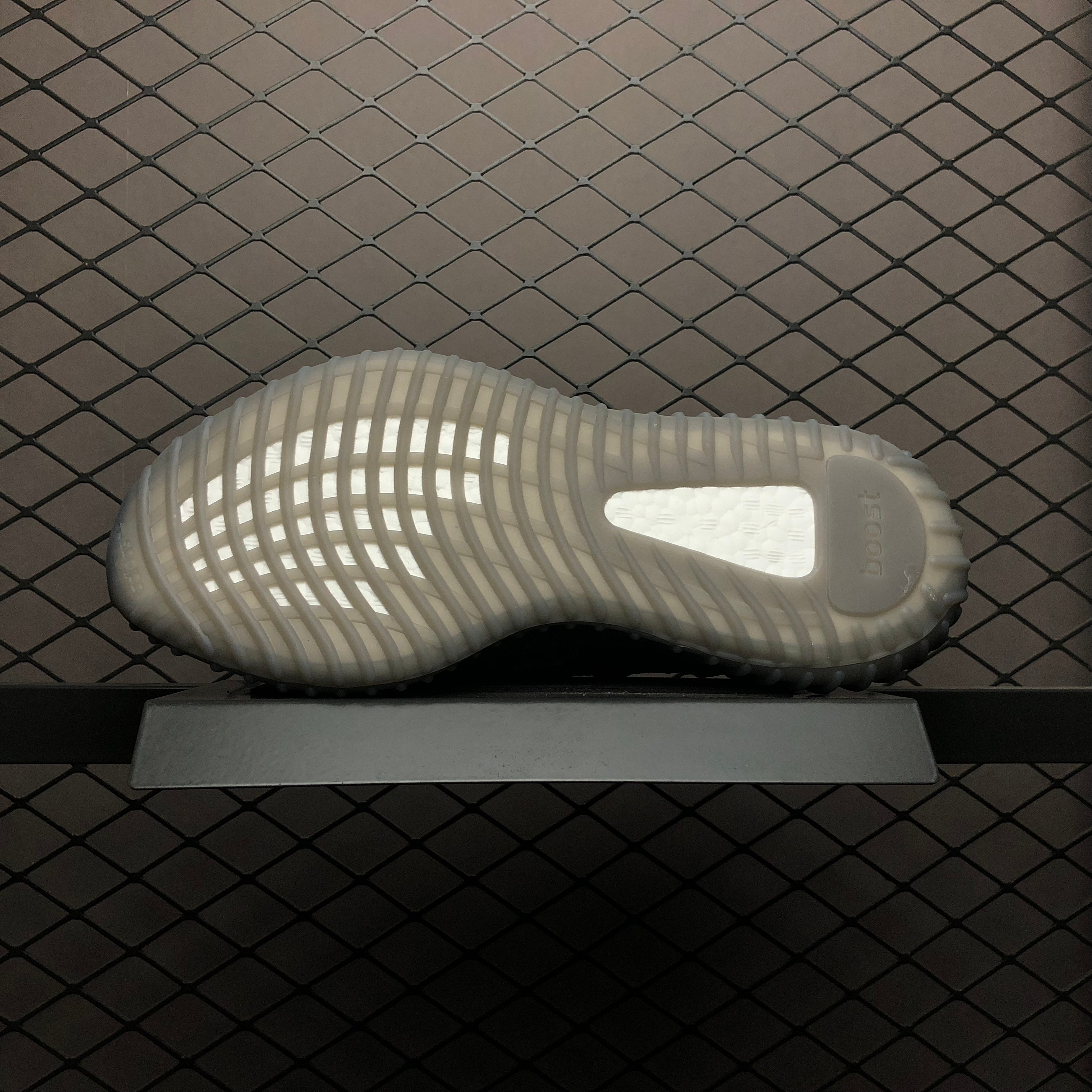 Yupoo Shoes: Premium Yeezy Yupoo Sneakers image 5
