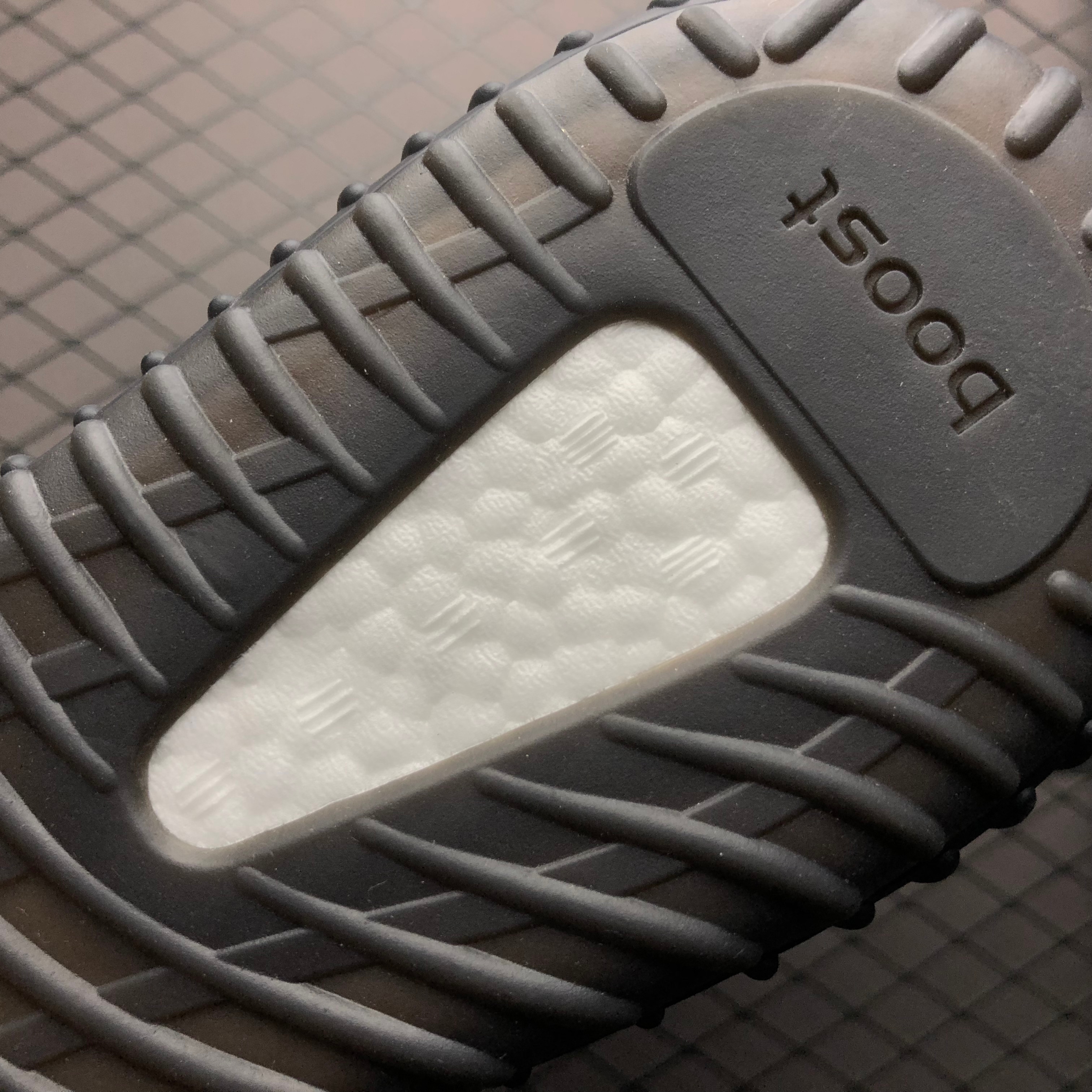 Yupoo Shoes: Premium Yeezy Yupoo Sneakers image 17