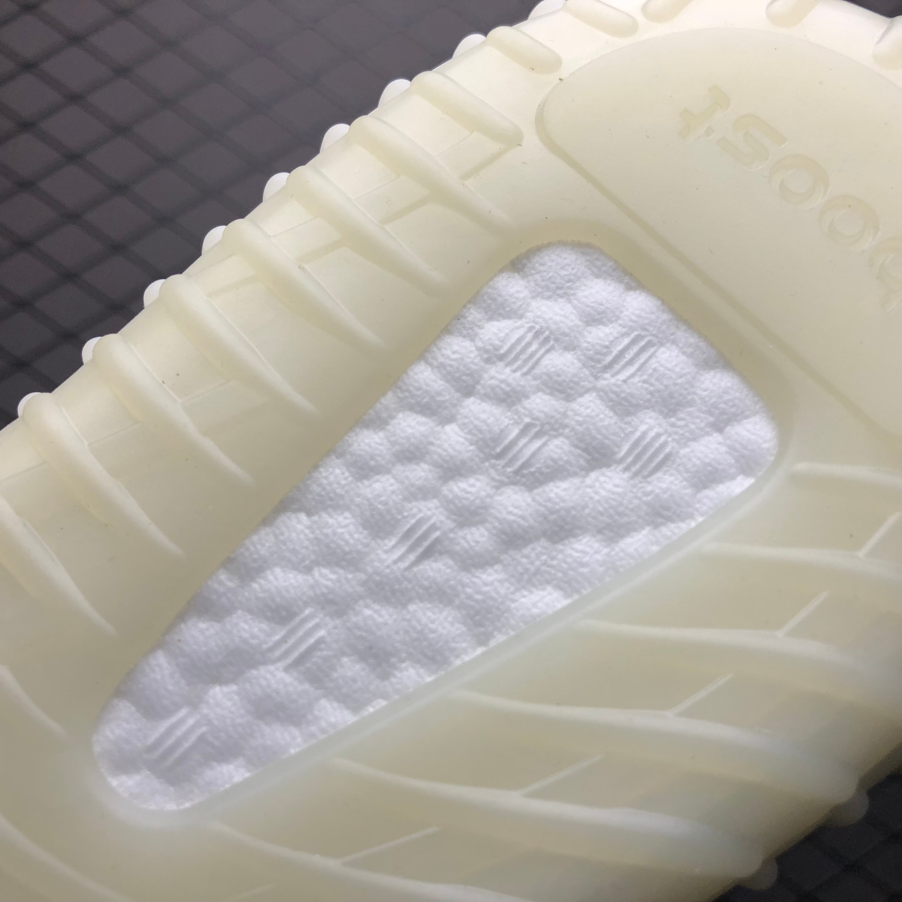 Yupoo Shoes: Premium Yeezy Yupoo Sneakers image 16