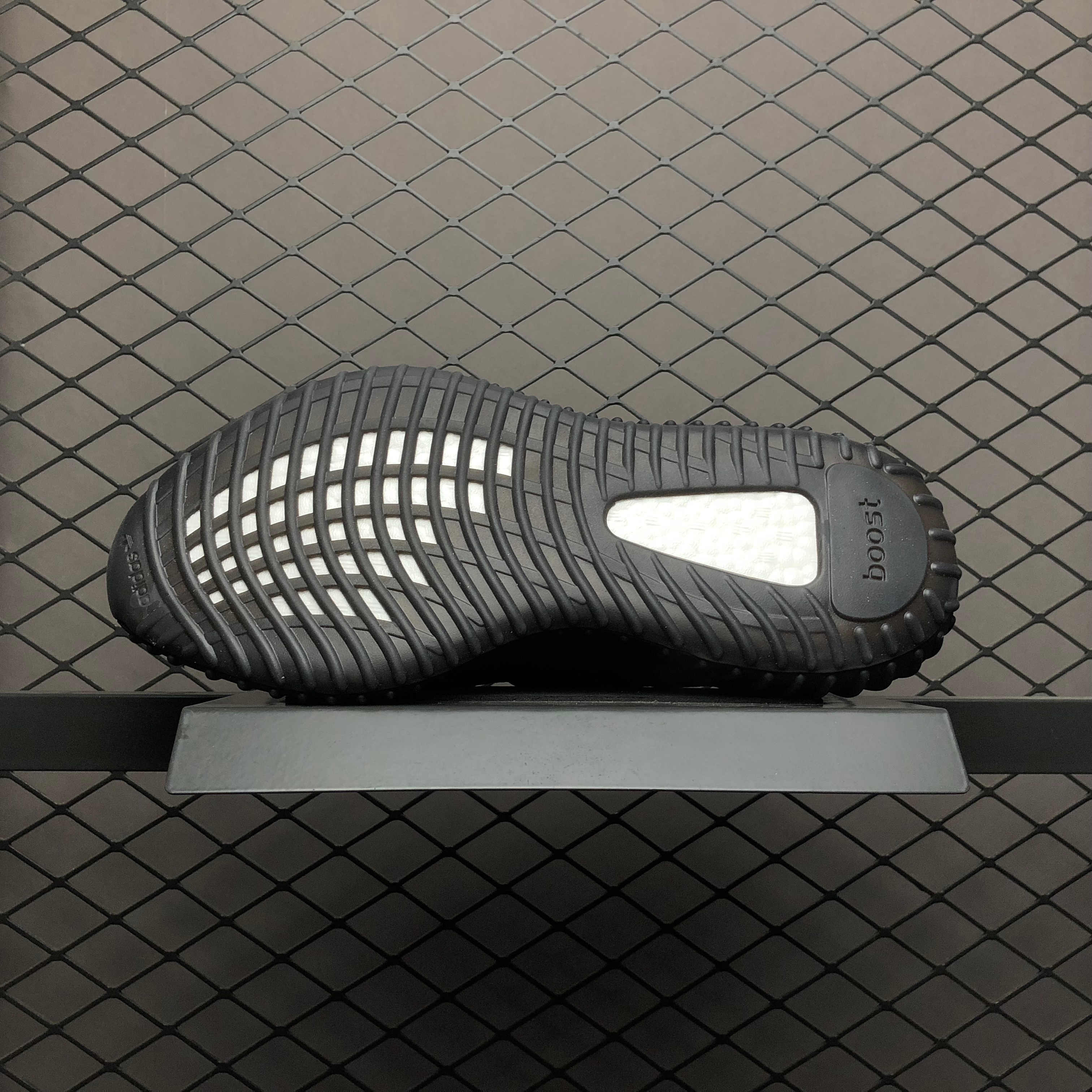 Yupoo Shoes: Premium Yeezy Yupoo Sneakers image 4