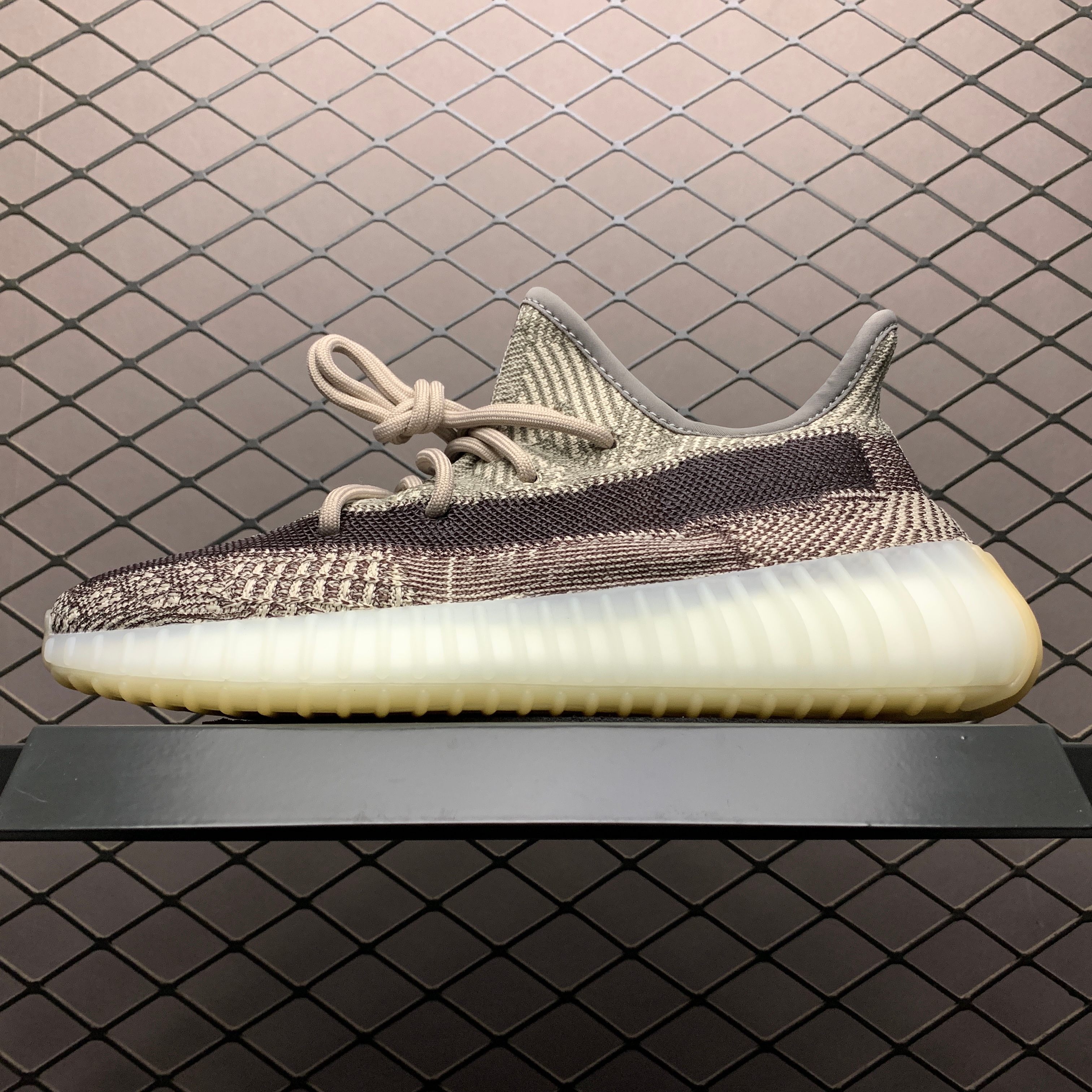 Yupoo Shoes: Premium Yeezy Yupoo Sneakers image 1