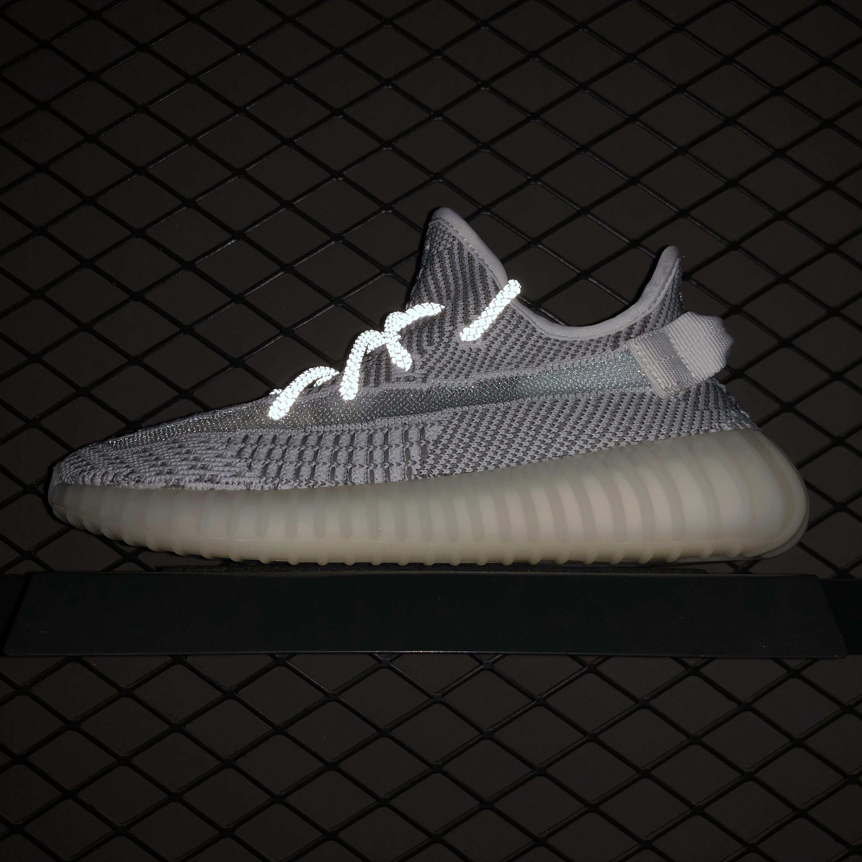 Yupoo Shoes: Premium Yeezy Yupoo Sneakers image 2