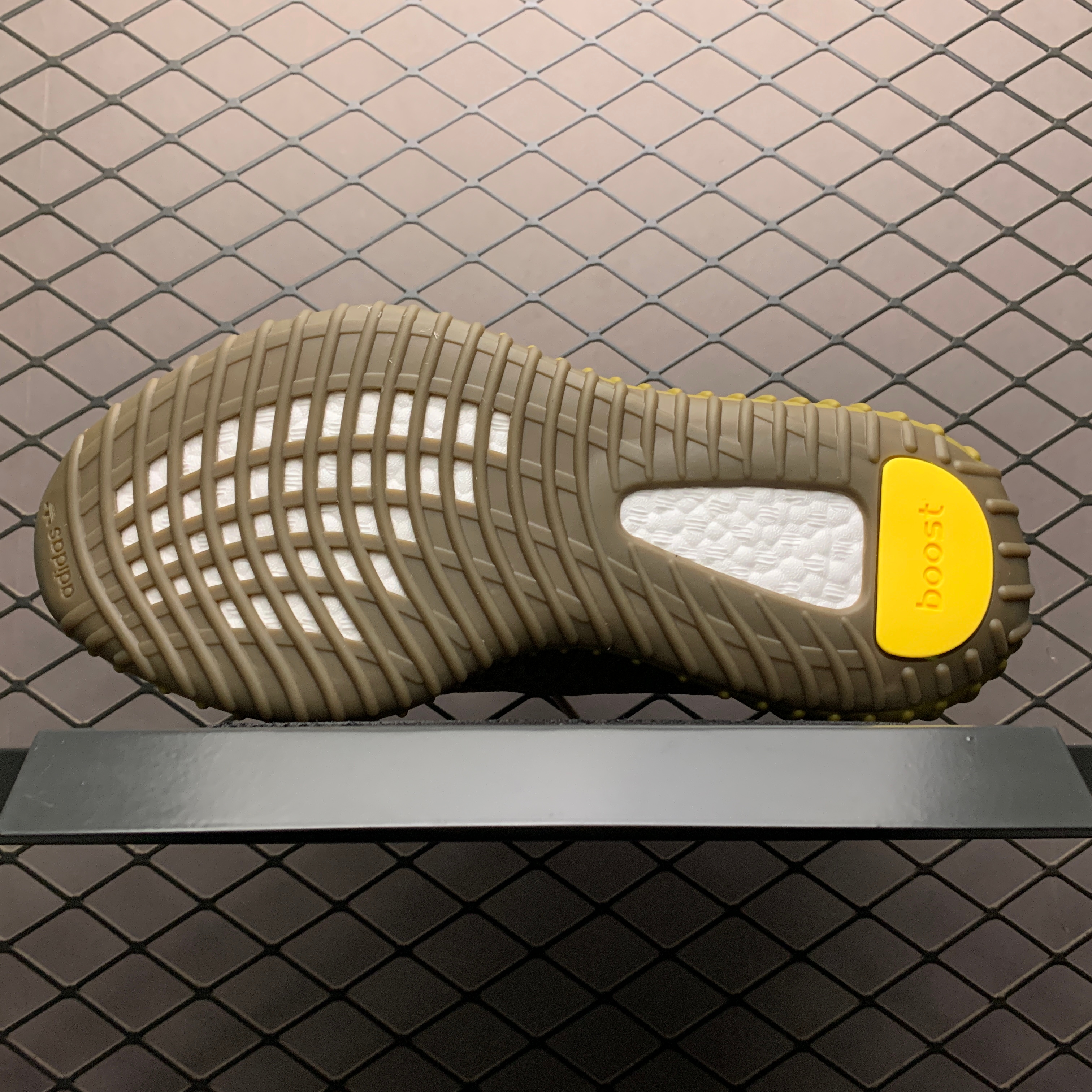 Yupoo Shoes: Premium Yeezy Yupoo Sneakers image 5