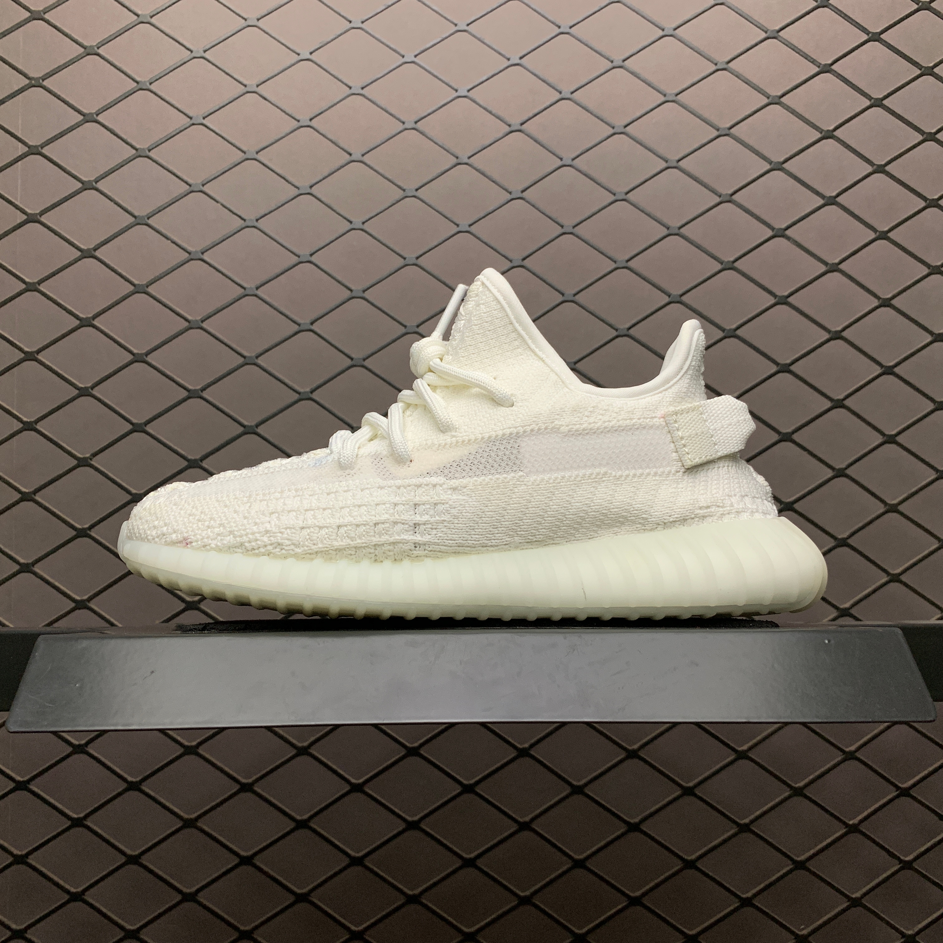 Yupoo Shoes: Premium Yeezy Yupoo Sneakers image 1