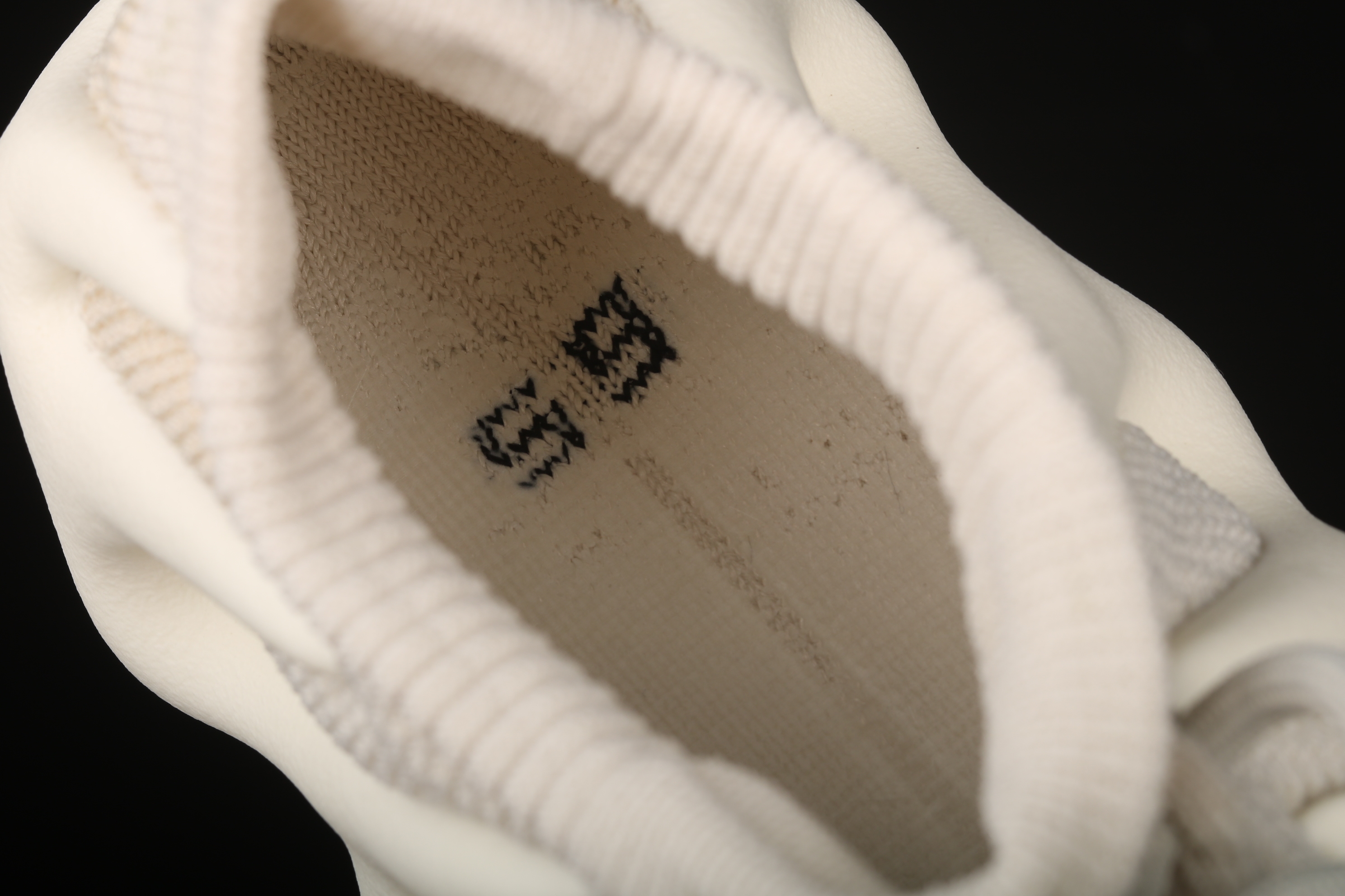 Yupoo Shoes: Premium Yeezy Yupoo Sneakers image 13