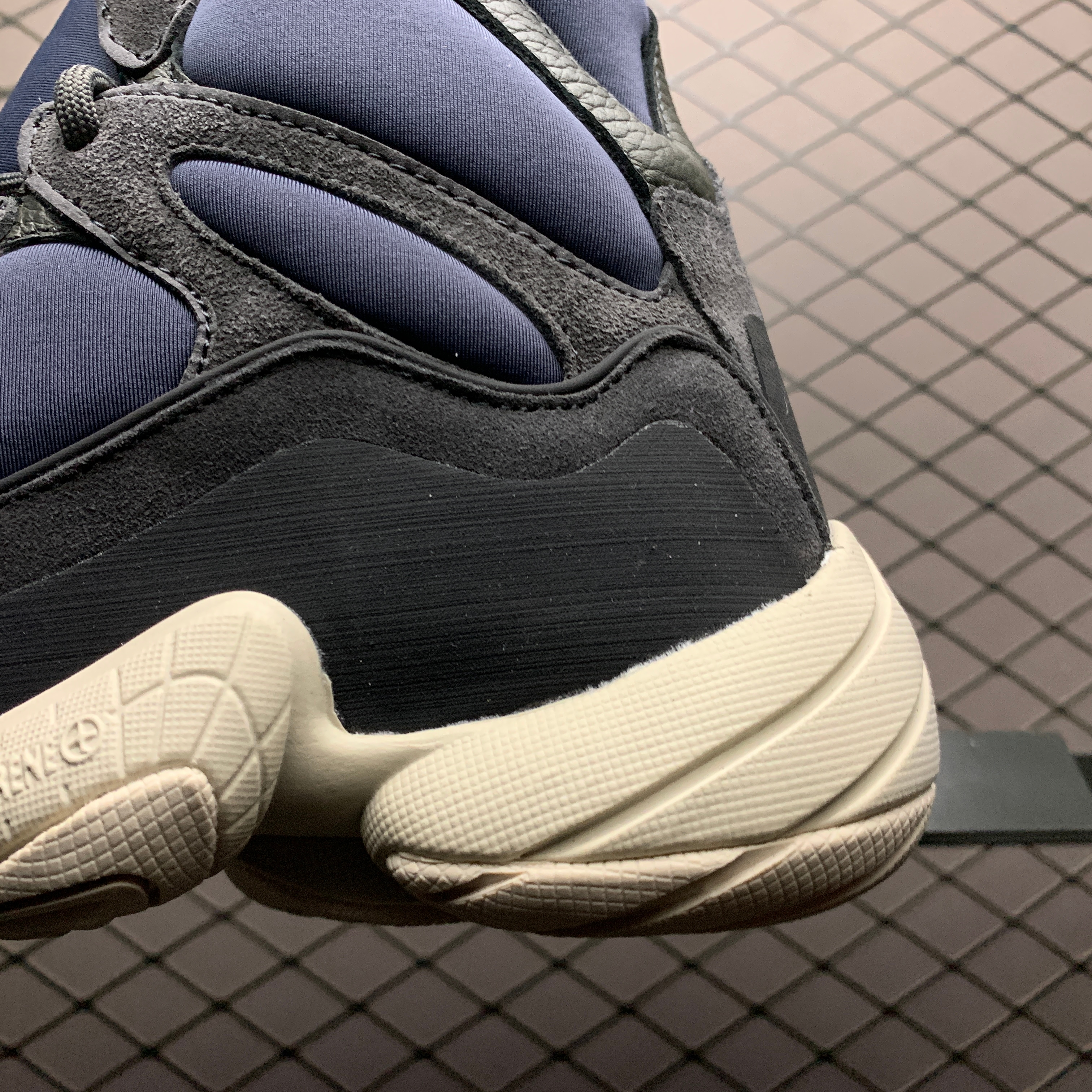 Yupoo Shoes: Premium Yeezy Yupoo Sneakers image 4