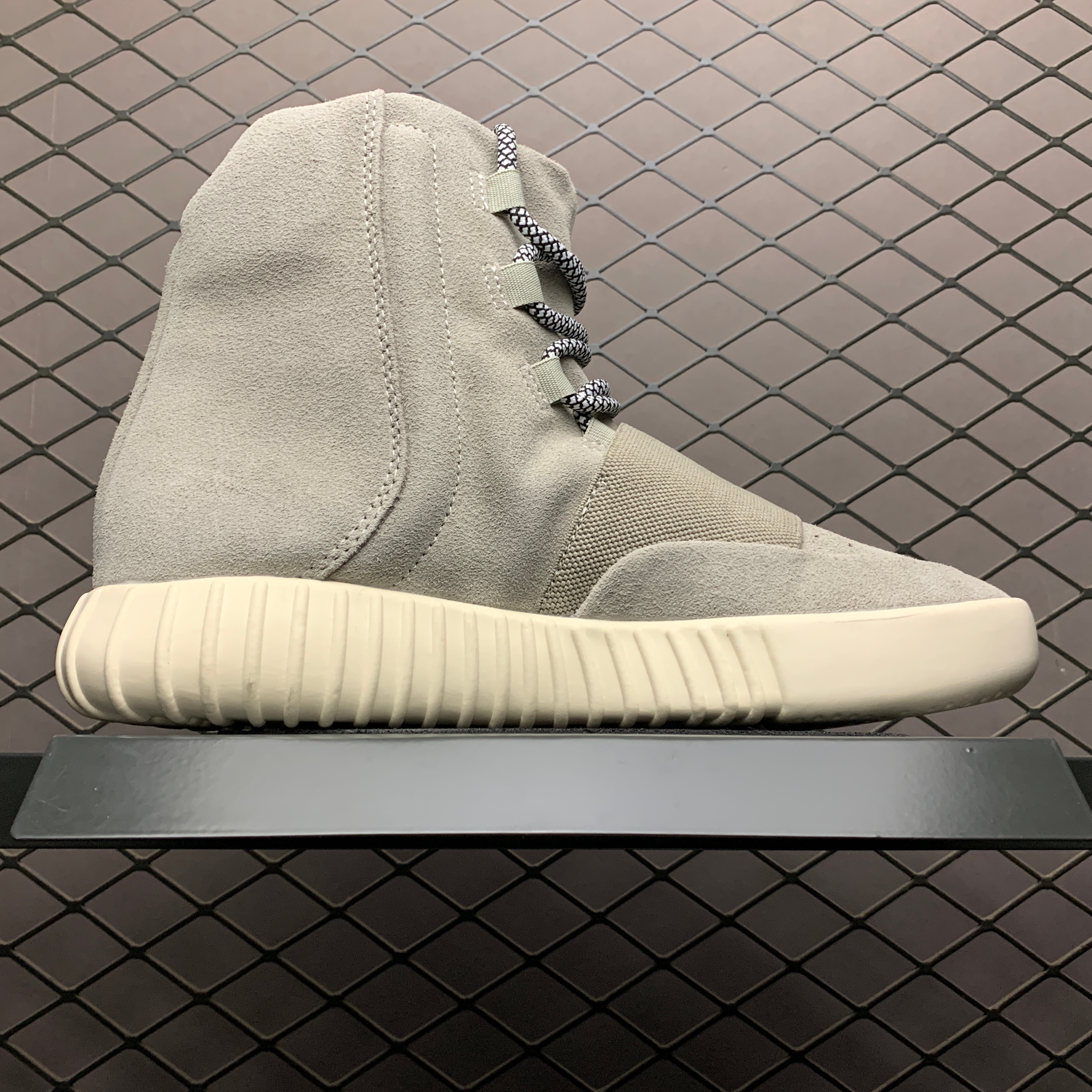 Yupoo Shoes: Premium Yeezy Yupoo Sneakers image 3