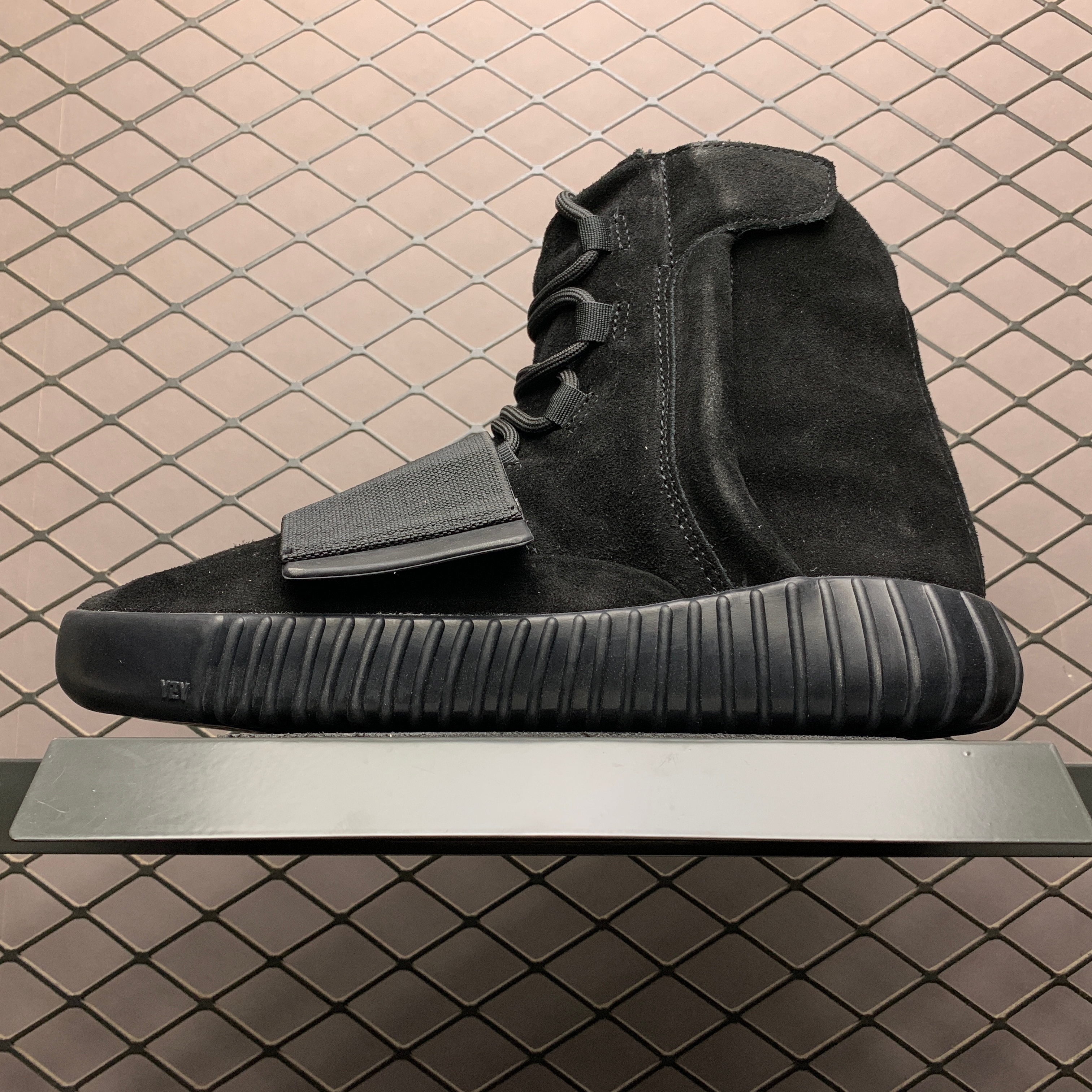 Yupoo Shoes: Premium Yeezy Yupoo Sneakers image 1