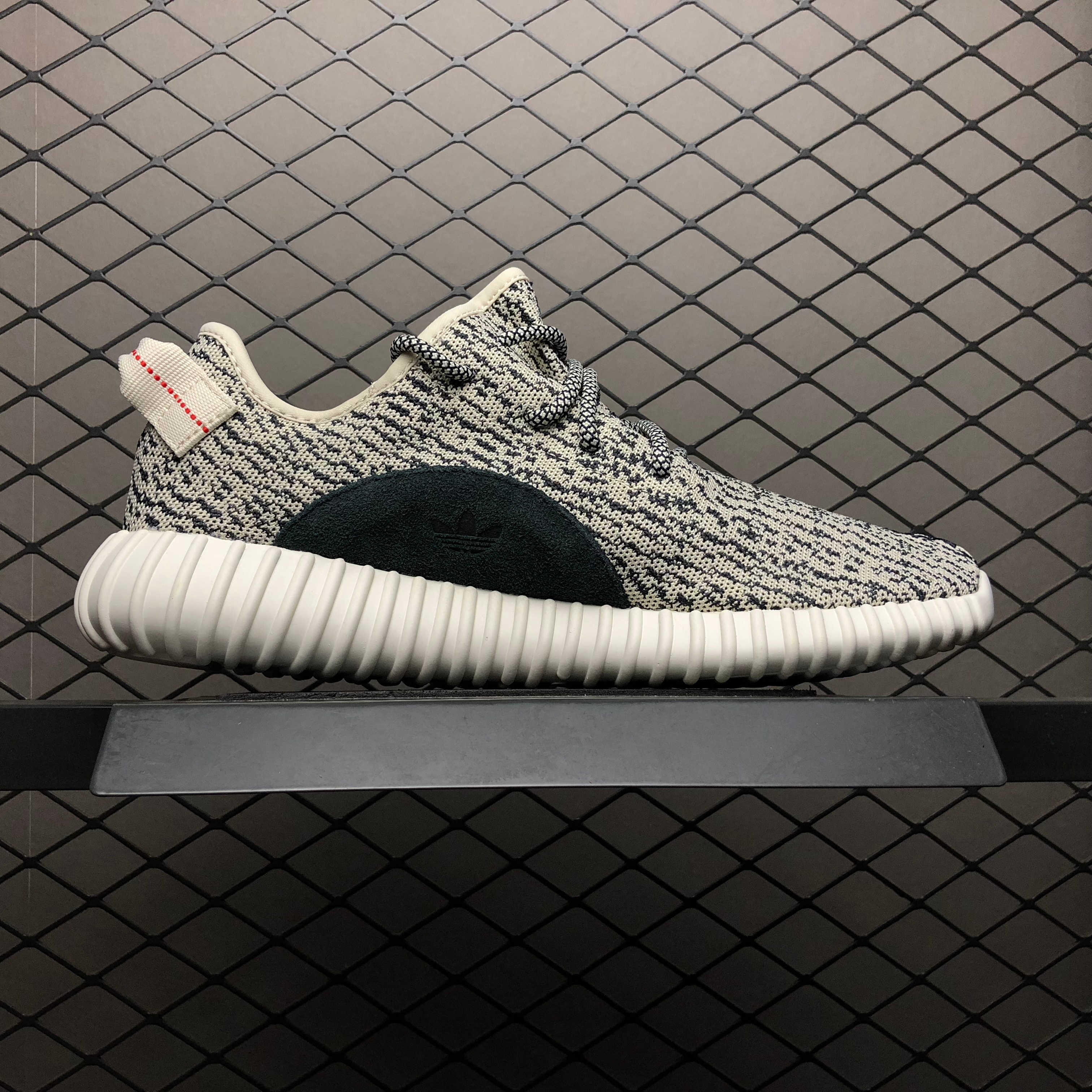 Yupoo Shoes: Premium Yeezy Yupoo Sneakers image 15