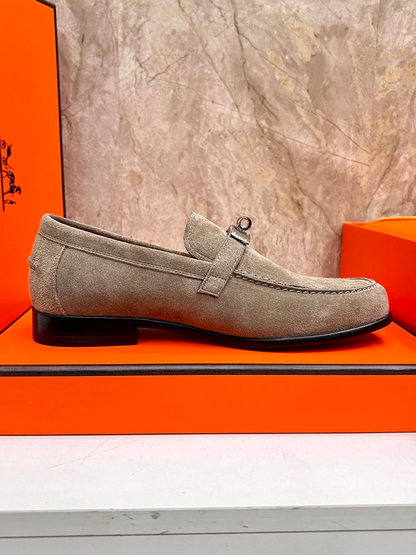 Yupoo Shoes: Hermès-Inspired Giovanni Loafers - Luxury Men's Slip-On image 5
