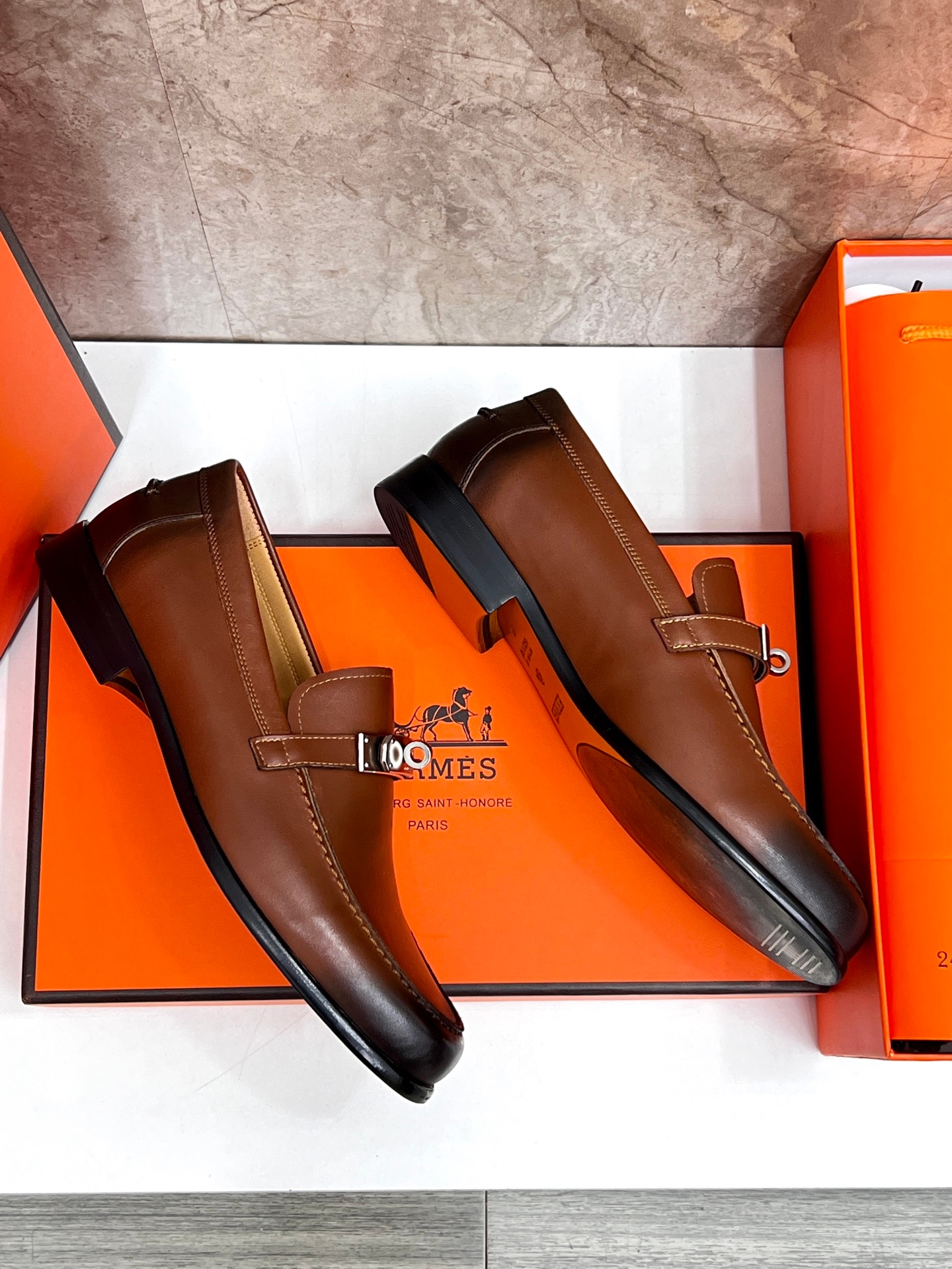 Yupoo Shoes: Luxury Hermès-Inspired Giovanni Loafers - Handcrafted Leather Slip-On Dress Shoes with Palladium Buckle image 4