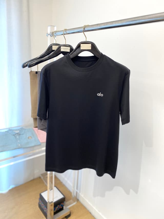 Alo short-sleeved Yupoo T-shirt fashion brand 2025 new style Black | Rep Clothing image 1