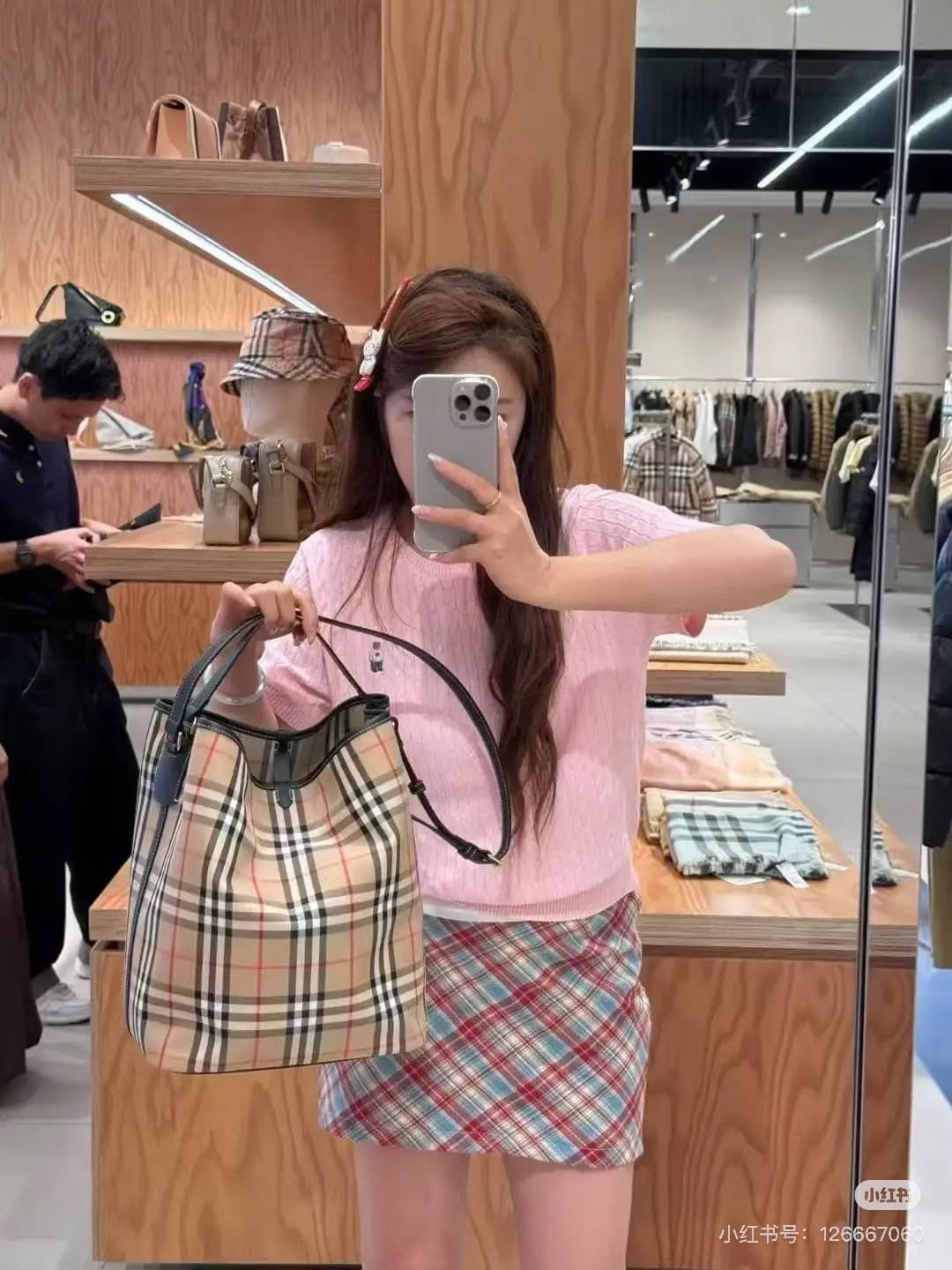 Burberry Checkered Plaid Color-Blocking Bucket Bag YupooPA  image 2