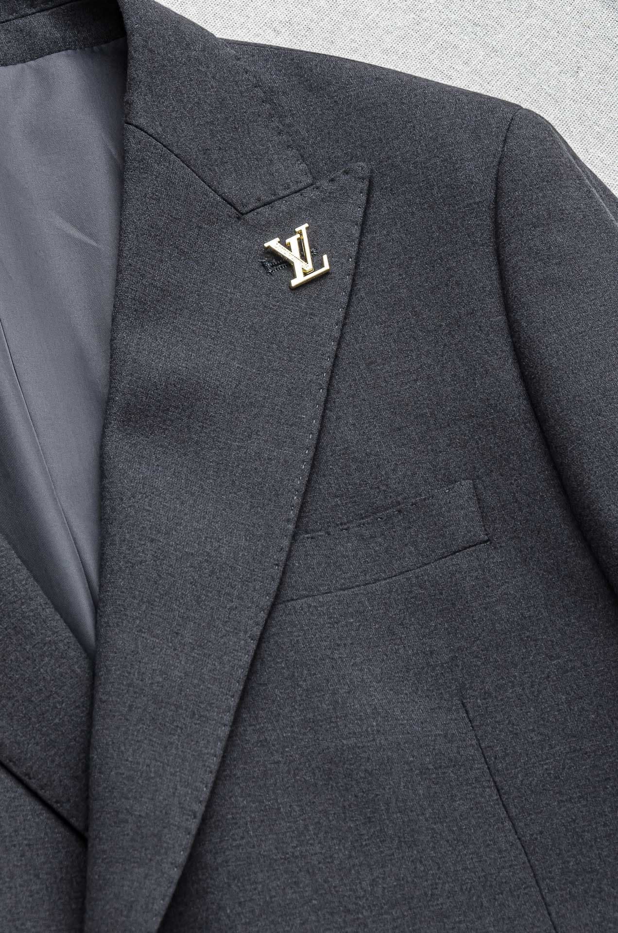 LV 2025FW Rep Suit Set - Sold as a Whole clothing image 3