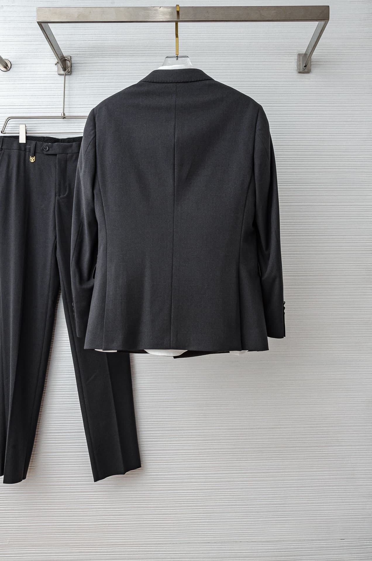 LV 2025FW Rep Suit Set - Sold as a Whole clothing image 2