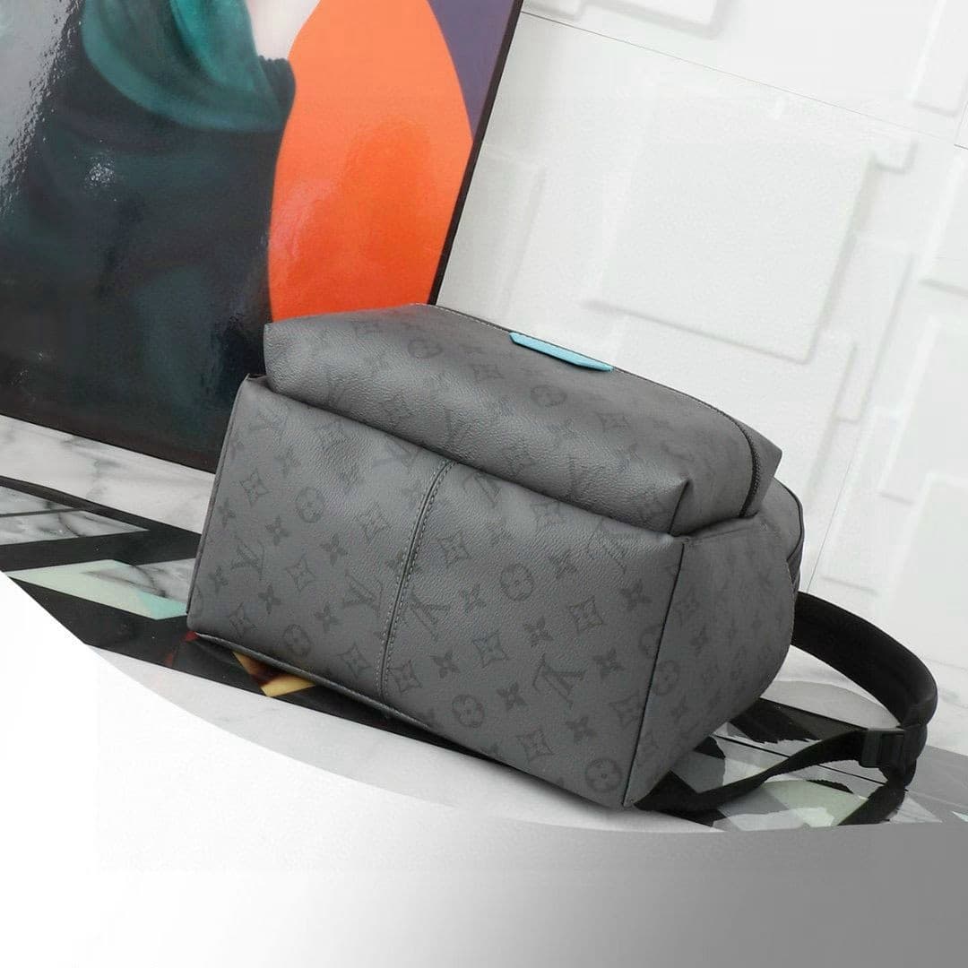 LV Discovery Backpack Silver Grey Rep Bag DJY image 4