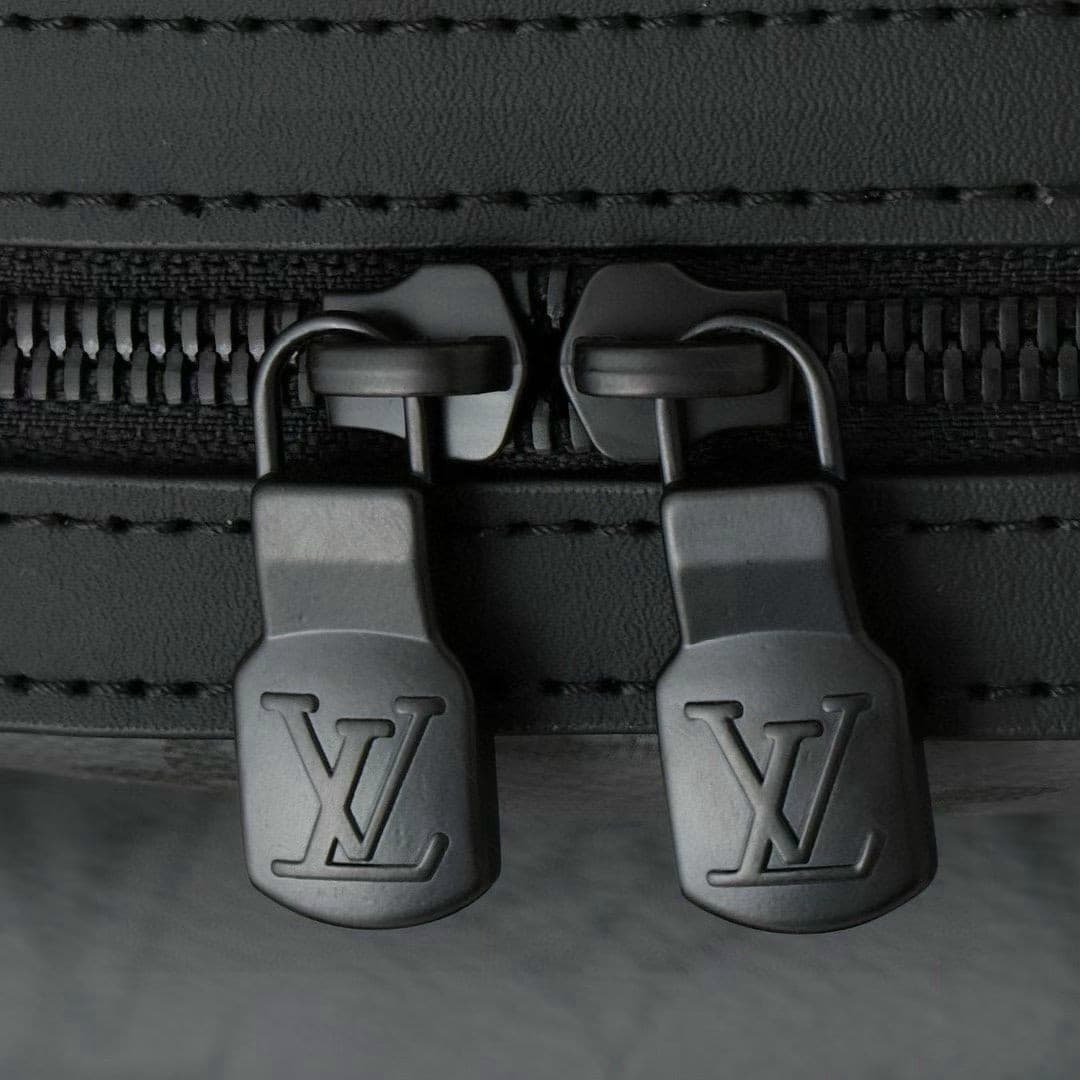 LV Discovery Backpack Silver Grey Rep Bag DJY image 7