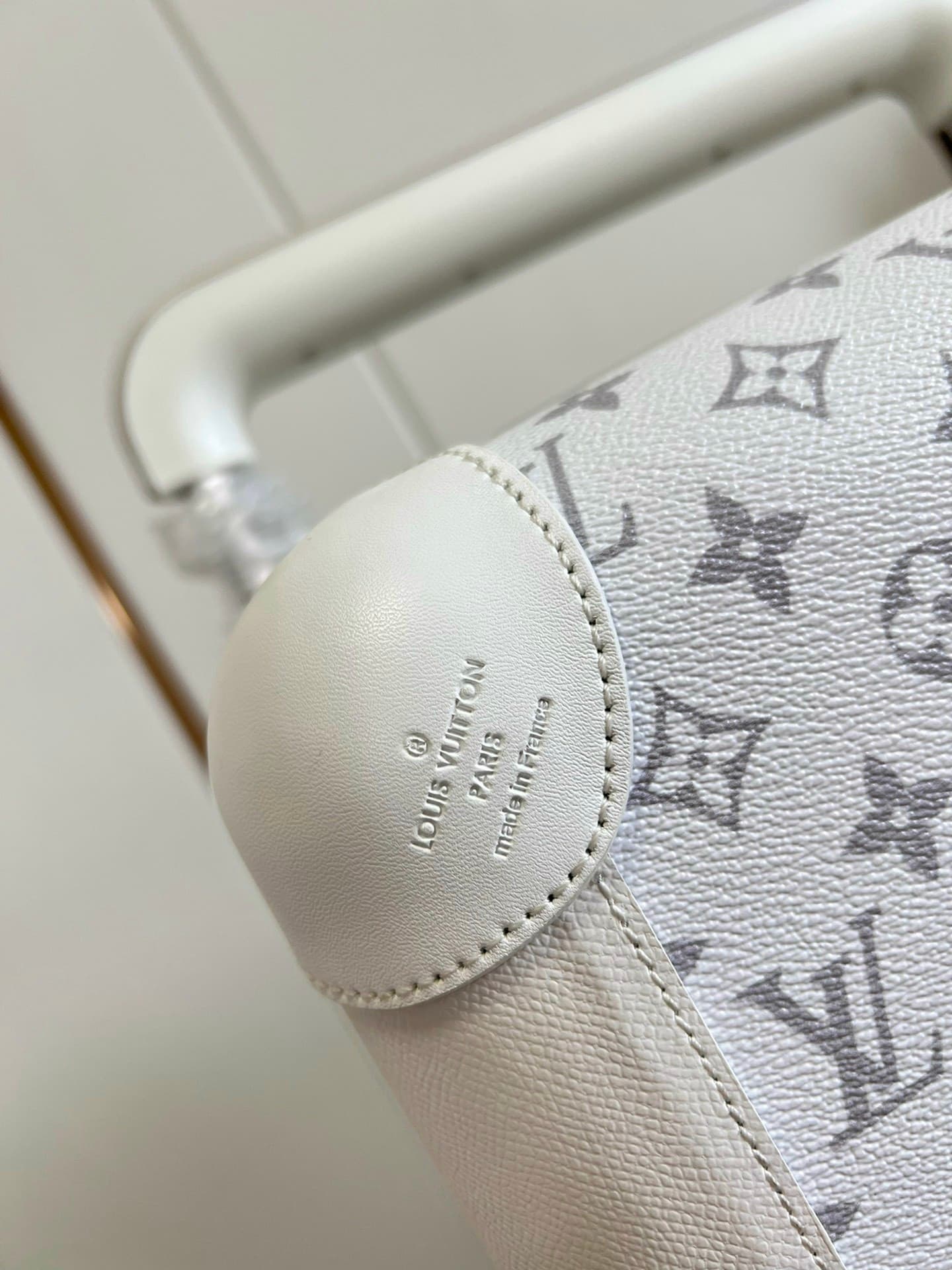 Louis Vuitton Horizon Rolling Luggage – Monogram | rep suitcase image 4