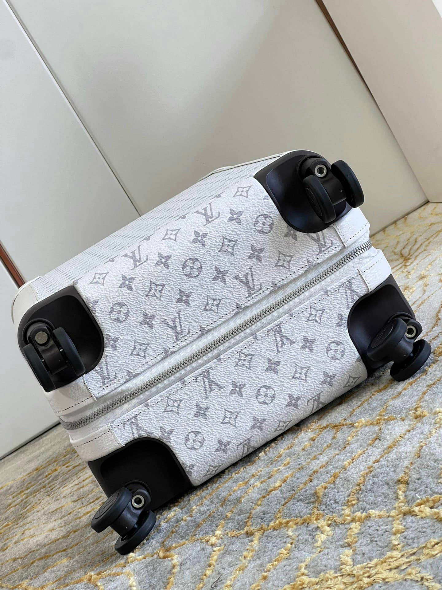 Louis Vuitton Horizon Rolling Luggage – Monogram | rep suitcase image 8